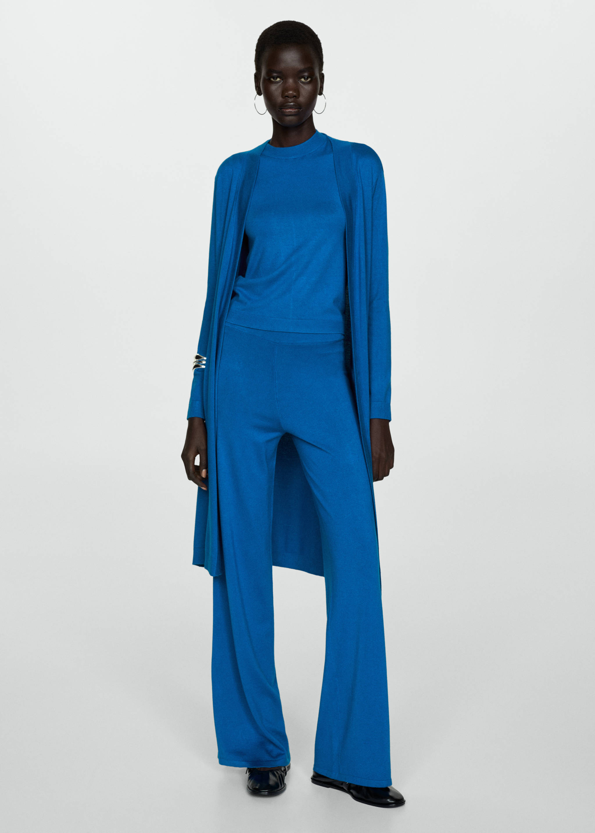 Fine knit long cardigan - General plane