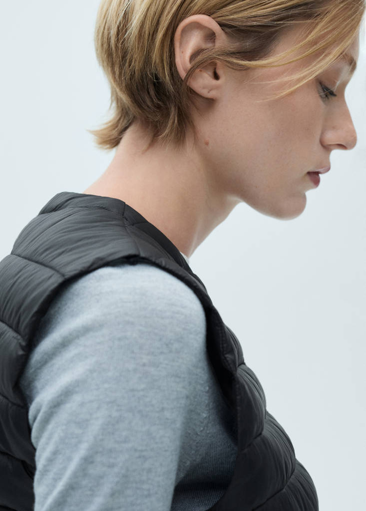 Quilted gilet — Black