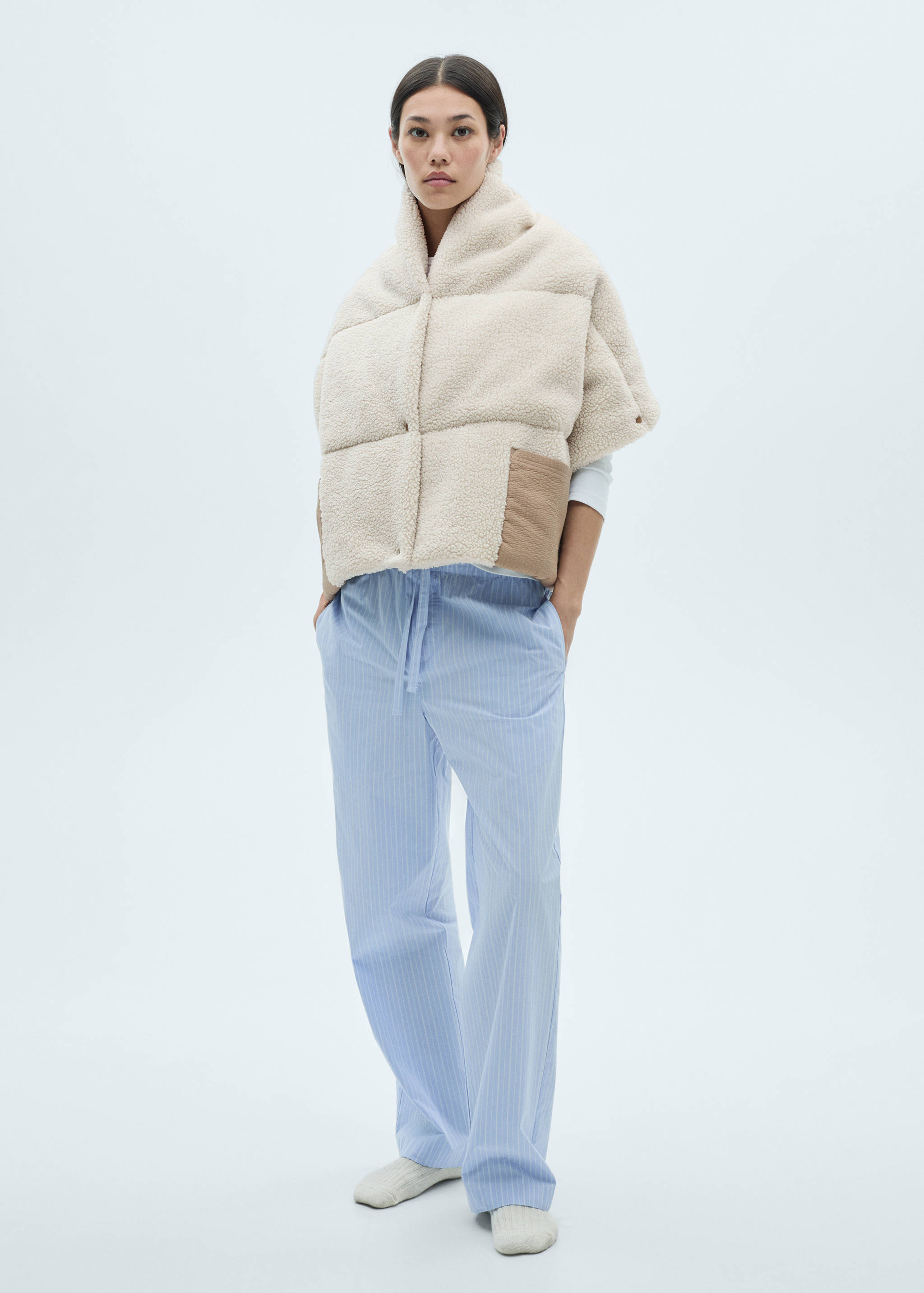 系扣羊皮斗篷 - null