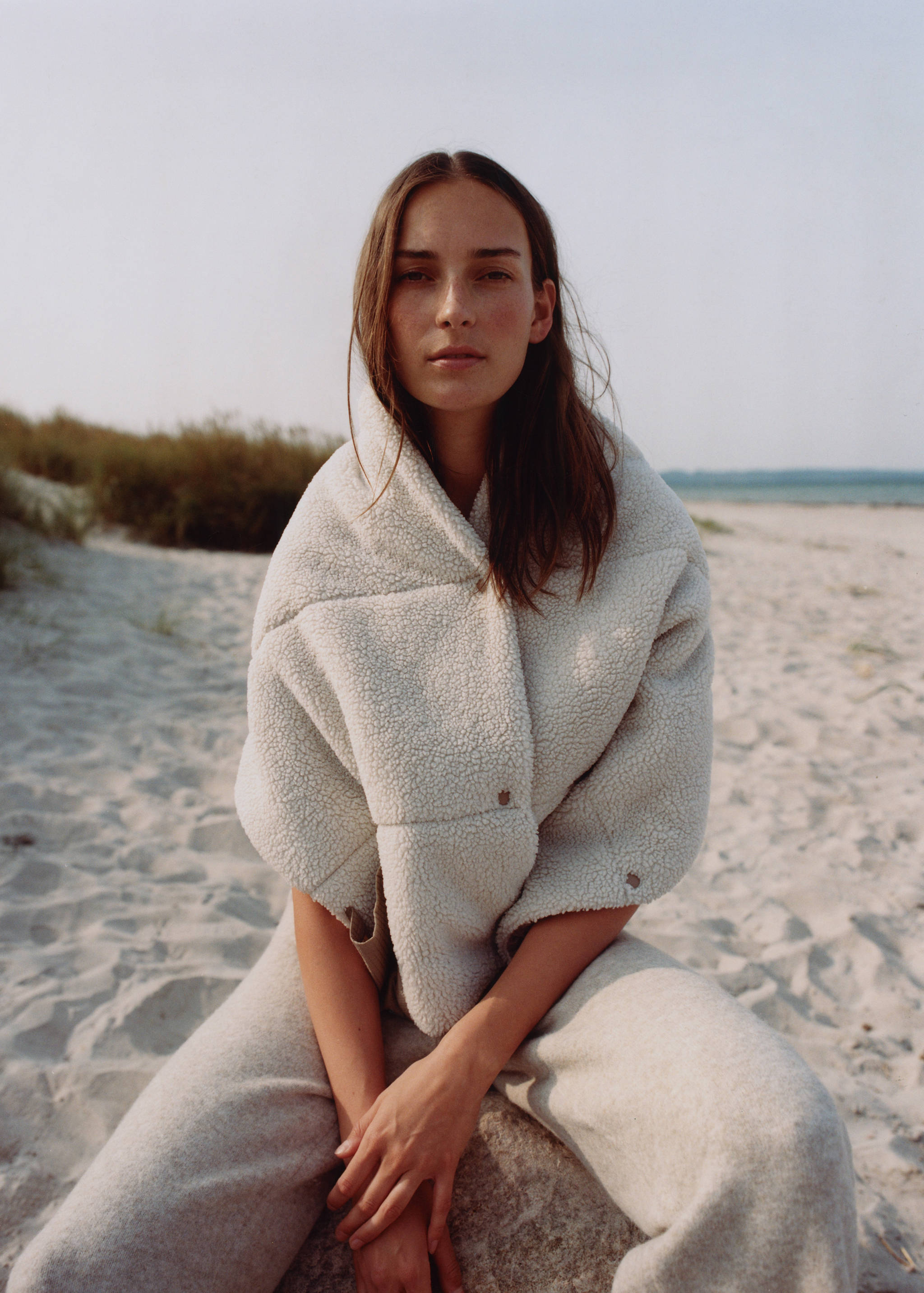 系扣羊皮斗篷 - null