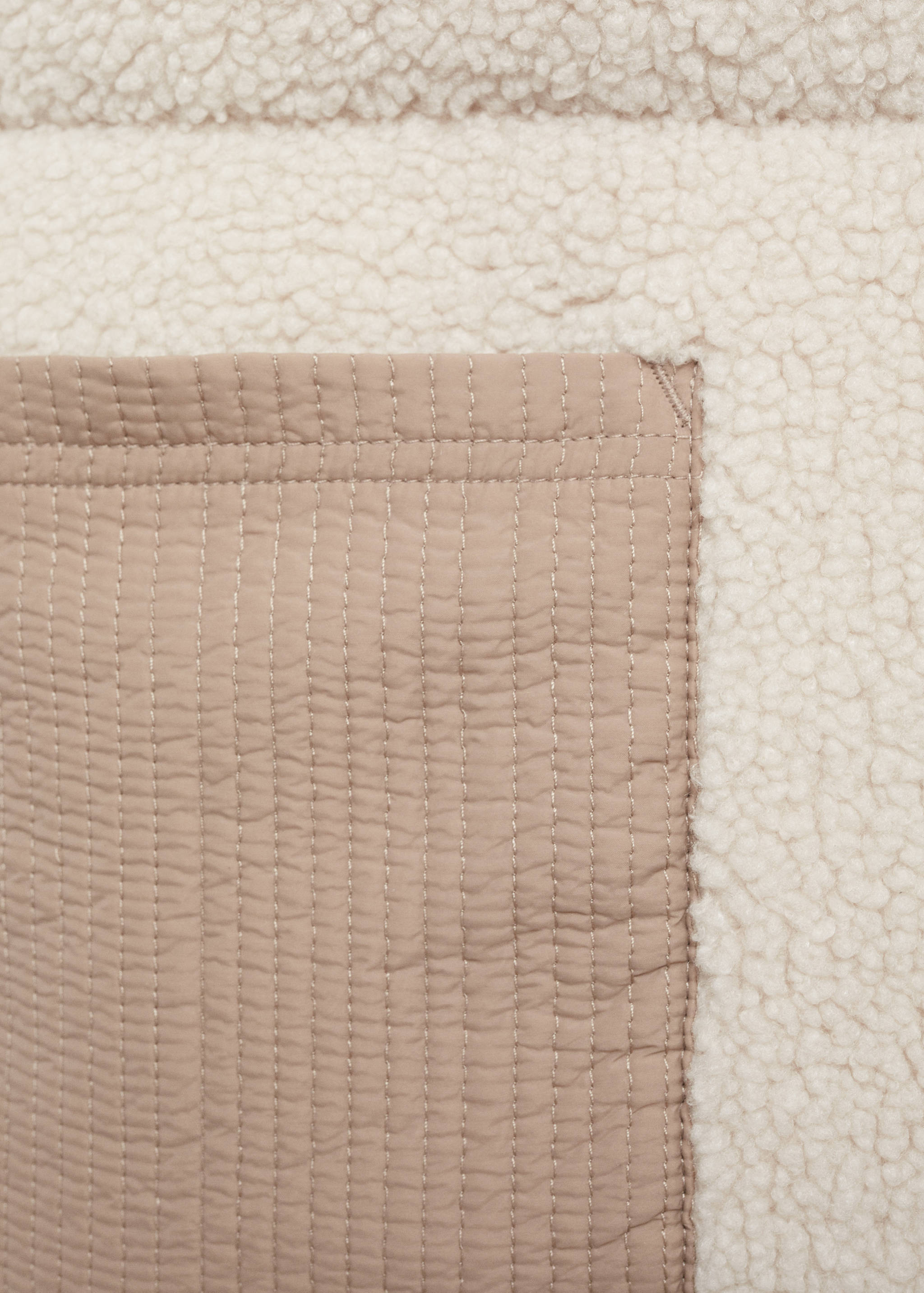 系扣羊皮斗篷 - null