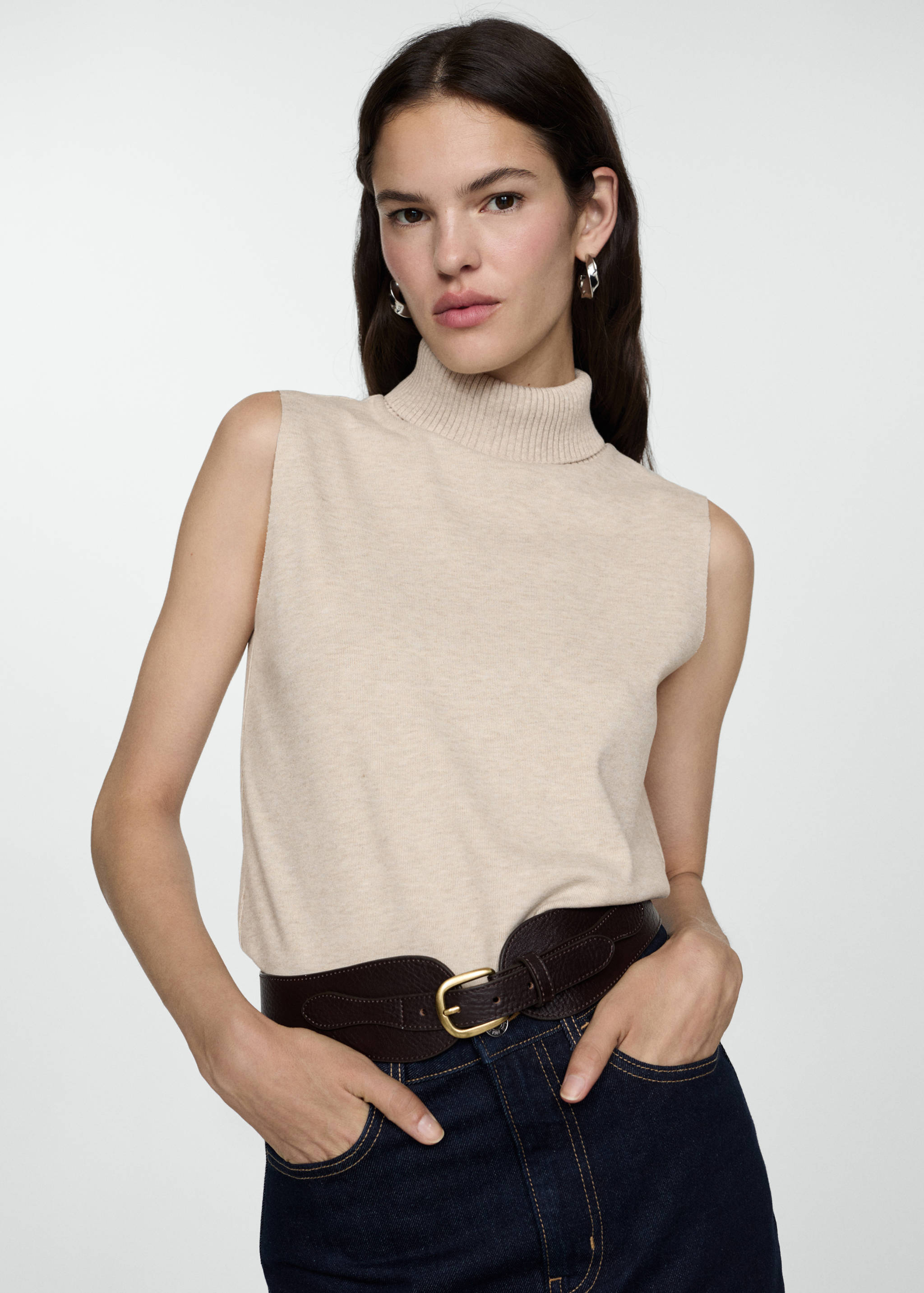 Sleeveless knitted top - Medium plane