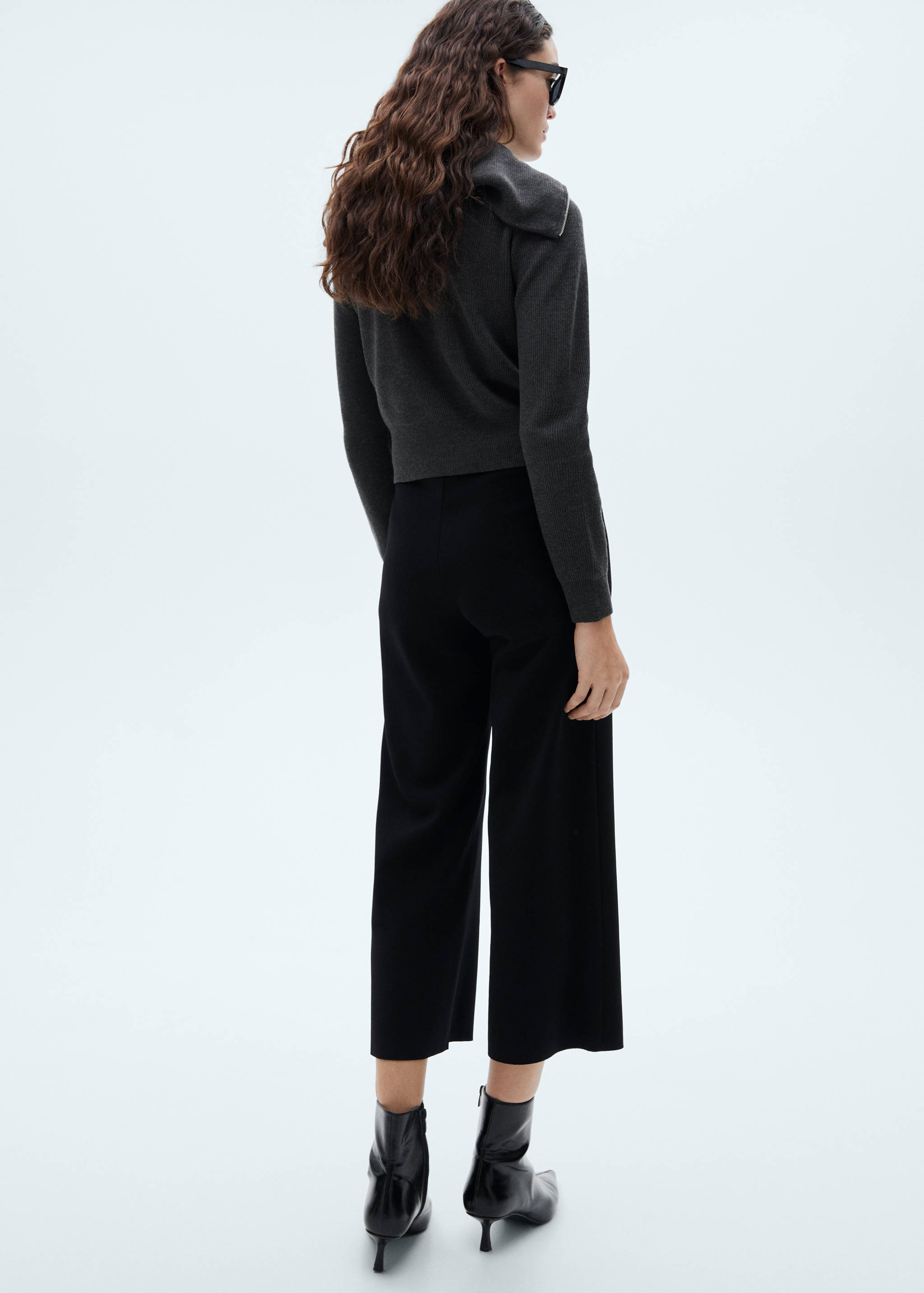 Flowy straight-fit trousers - Reverse of the article