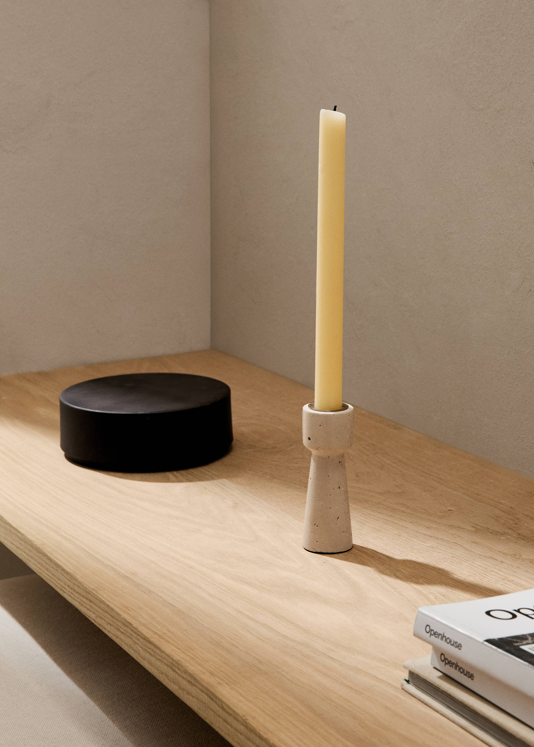 Bougeoir en travertin de taille moyenne - Plan général