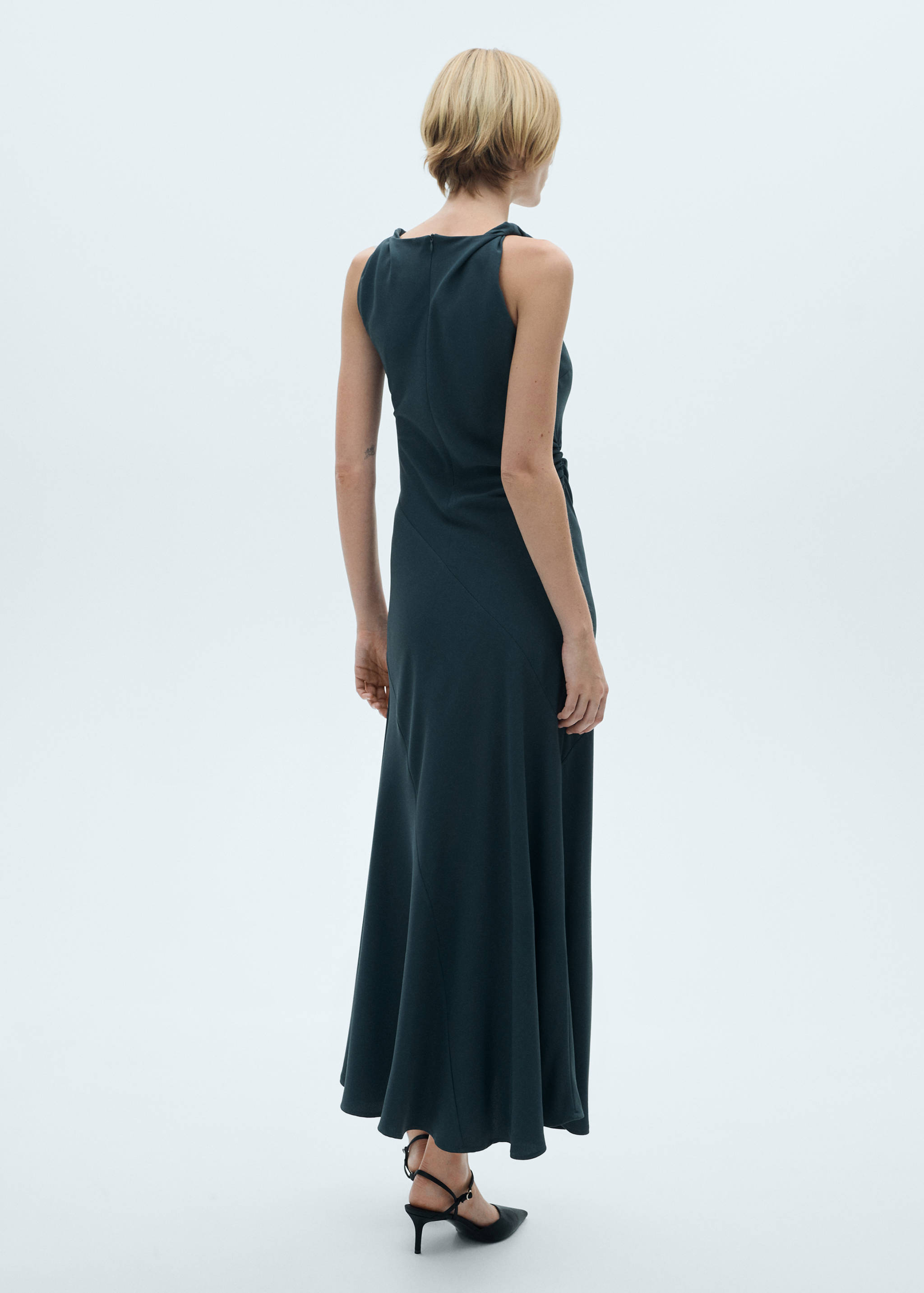 Long flared dress - Reverse of the article