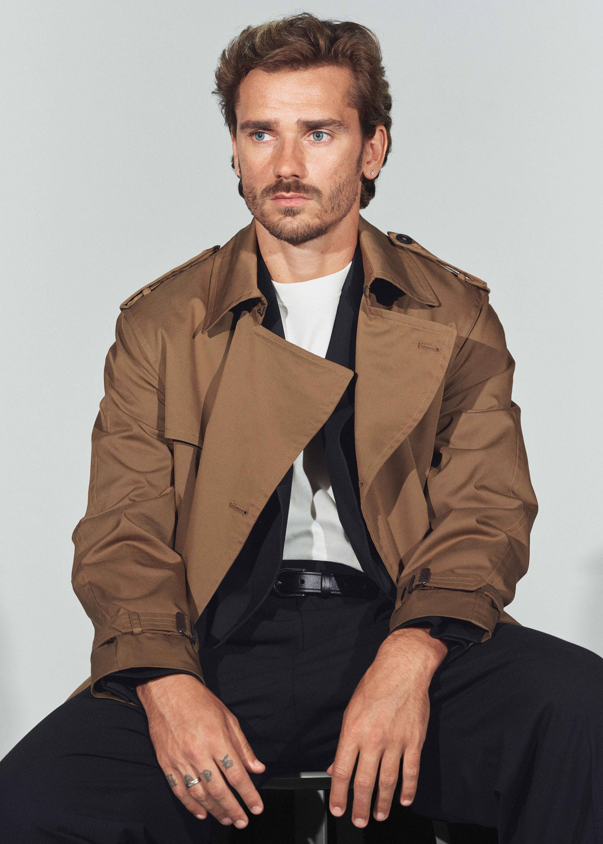 Water-repellent belted trench coat - Details of the article 5