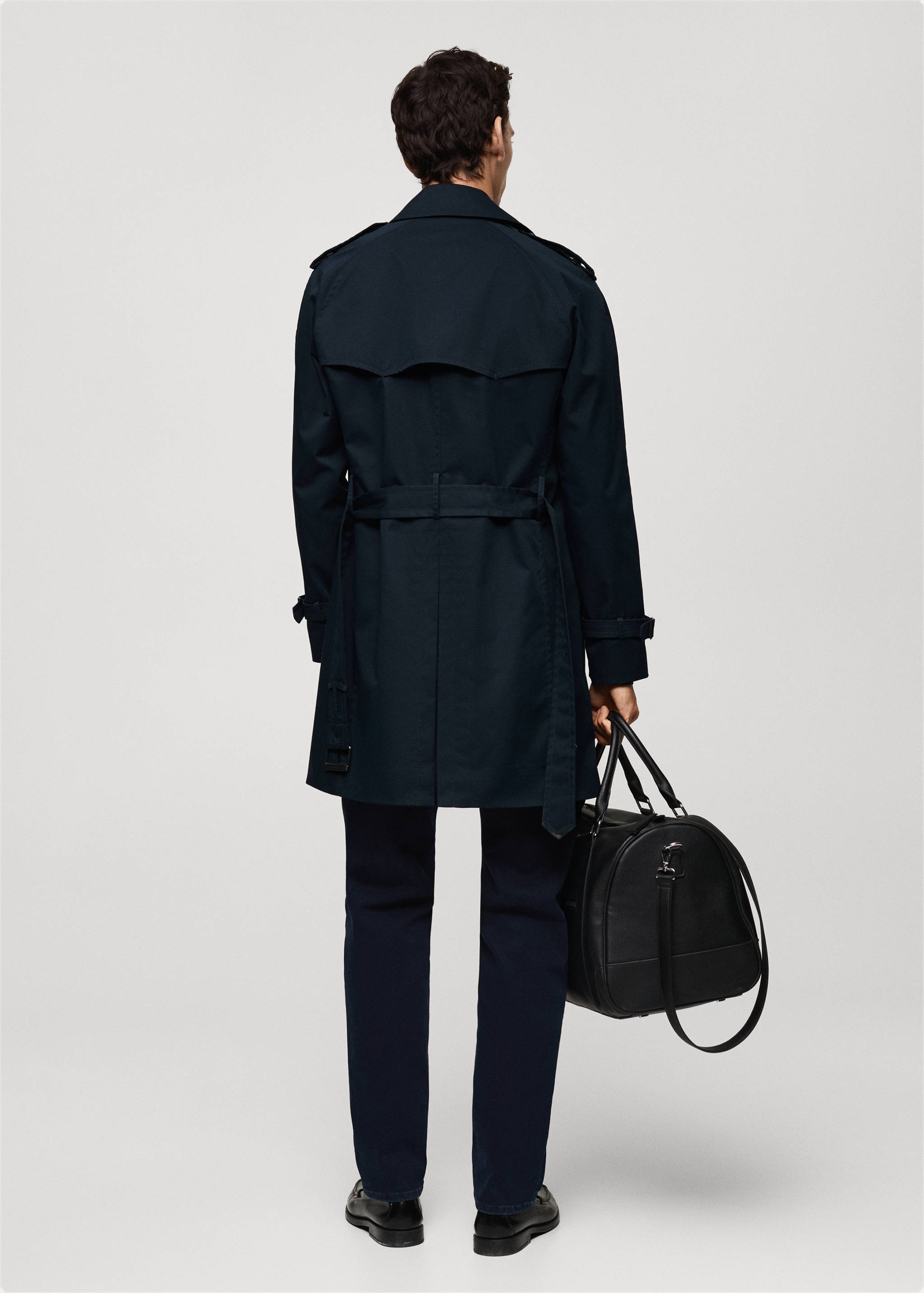 Water-repellent belted trench coat - Reverse of the article