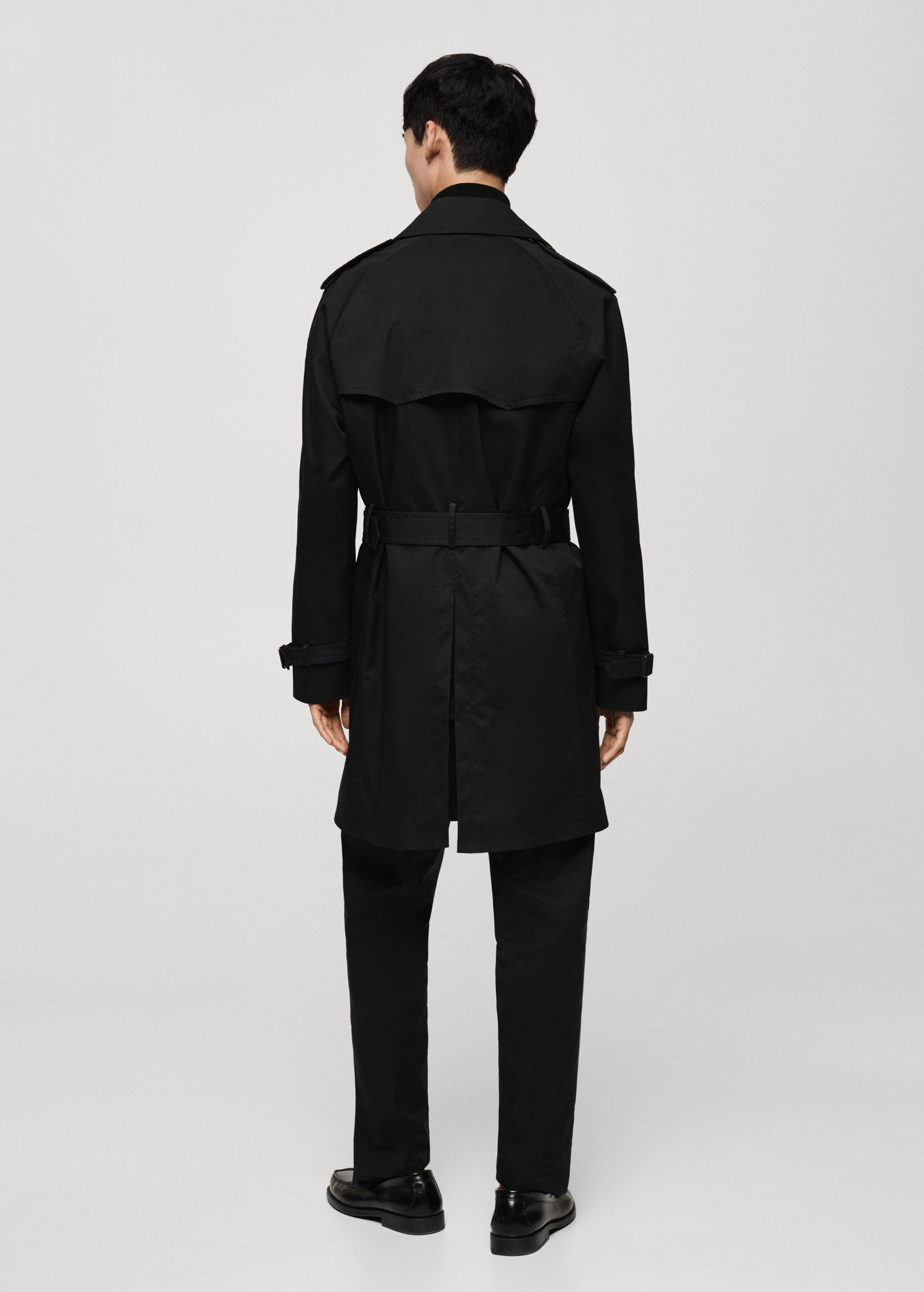 Water-repellent belted trench coat - Reverse of the article