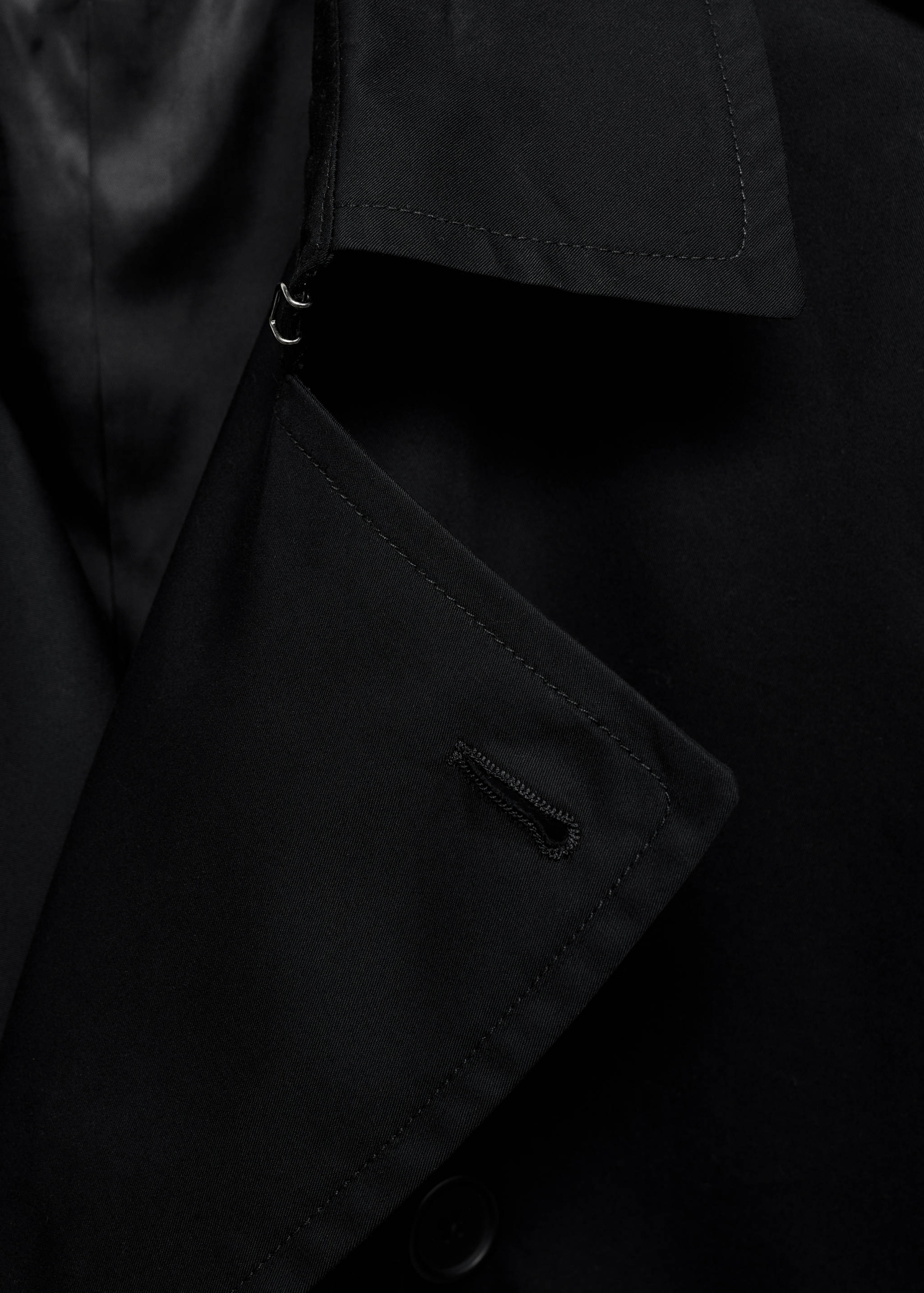 Water-repellent belted trench coat - Details of the article 0