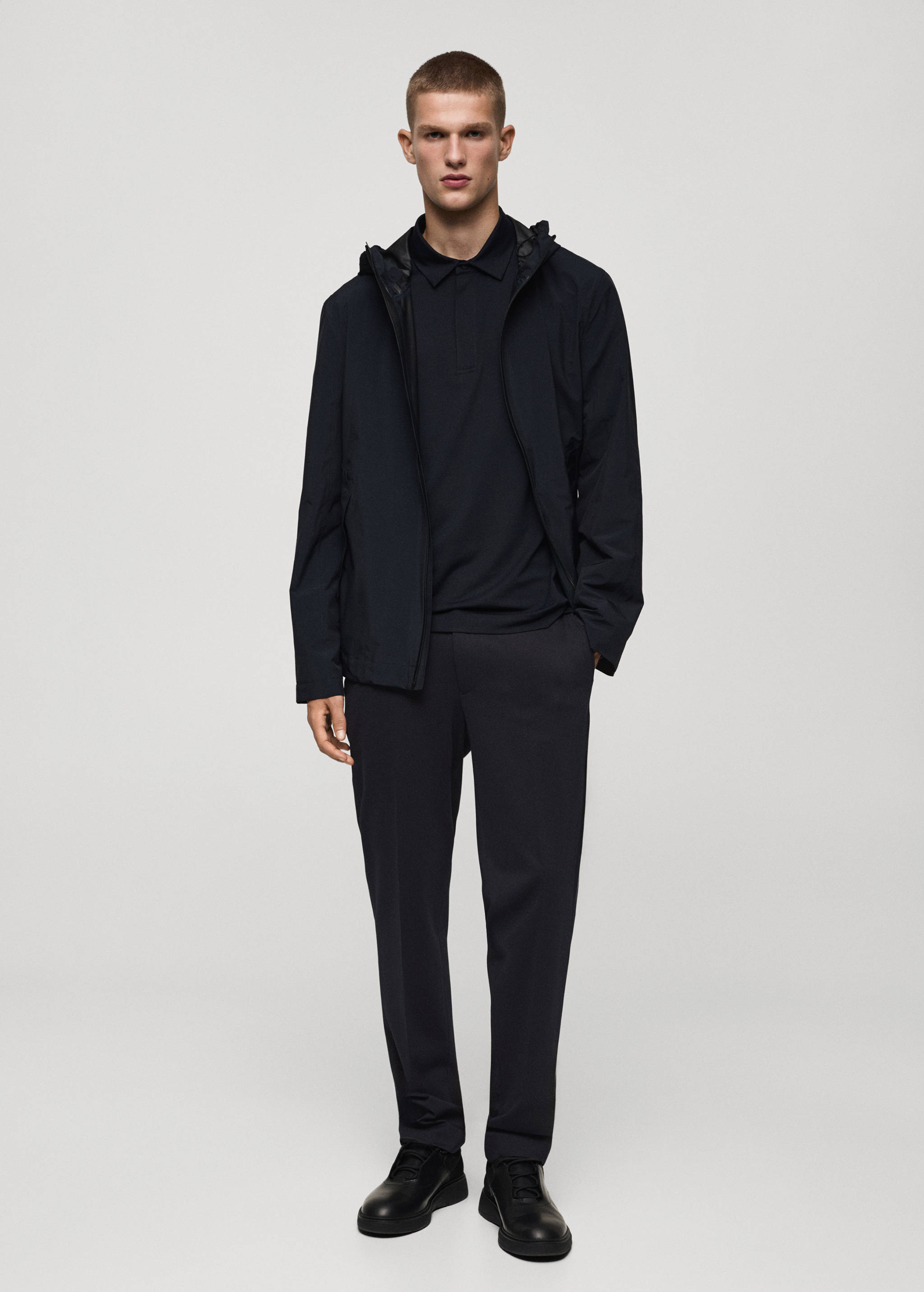 Немнущиеся костюмные брюки из ткани стретч - Общий план