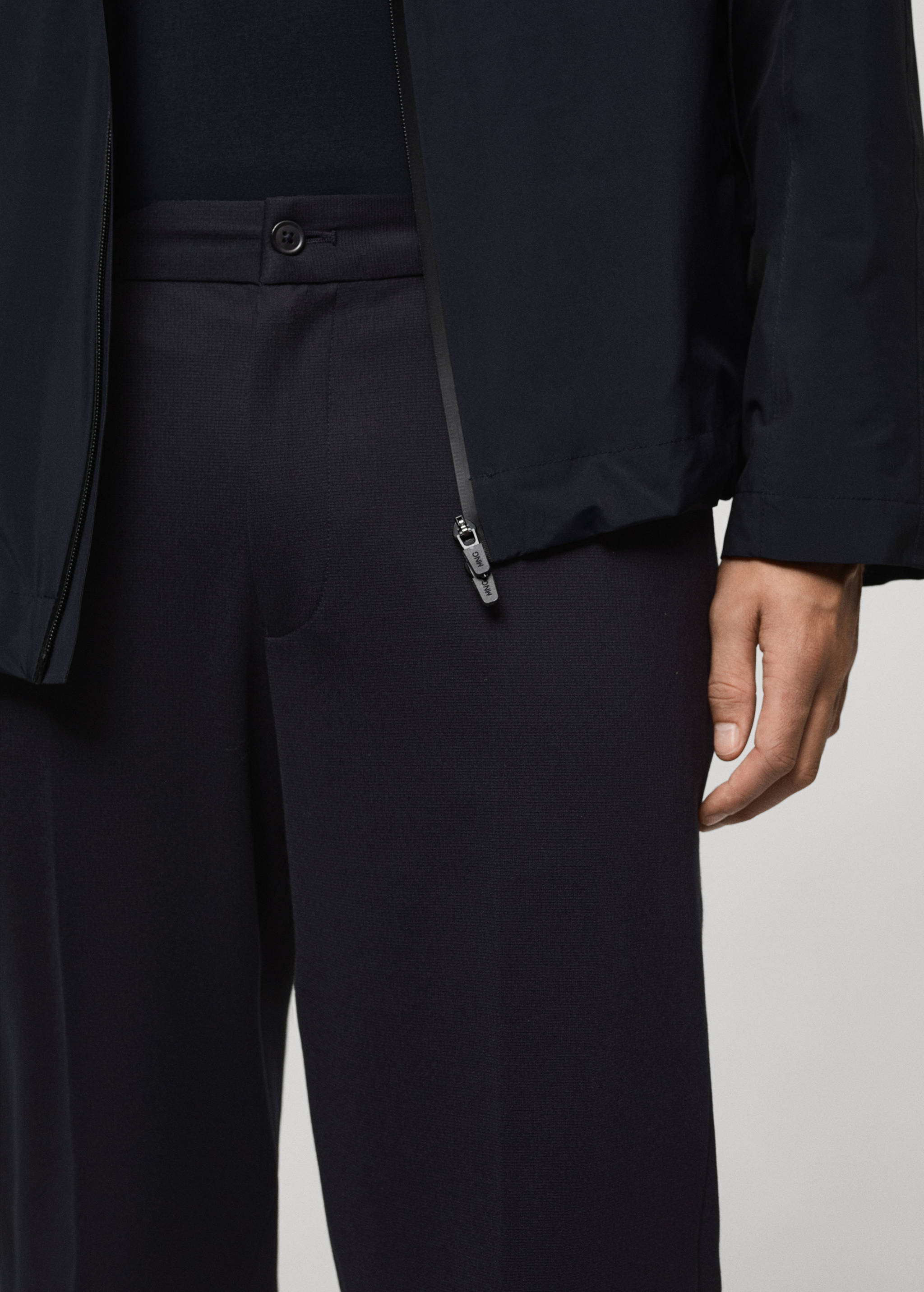 Немнущиеся костюмные брюки из ткани стретч - Деталь изделия 1
