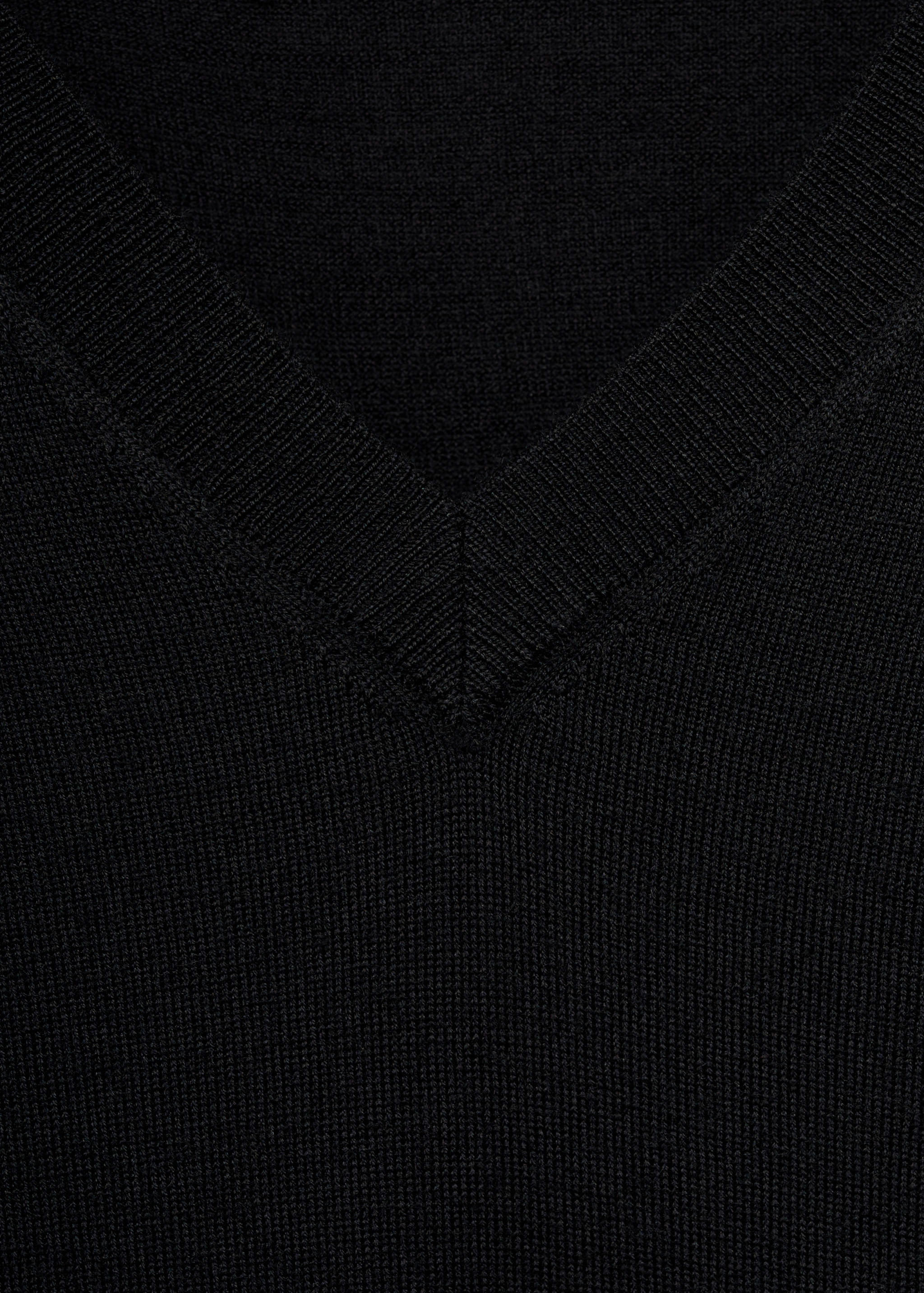 100% merino wool V-neck sweater - Details of the article 8