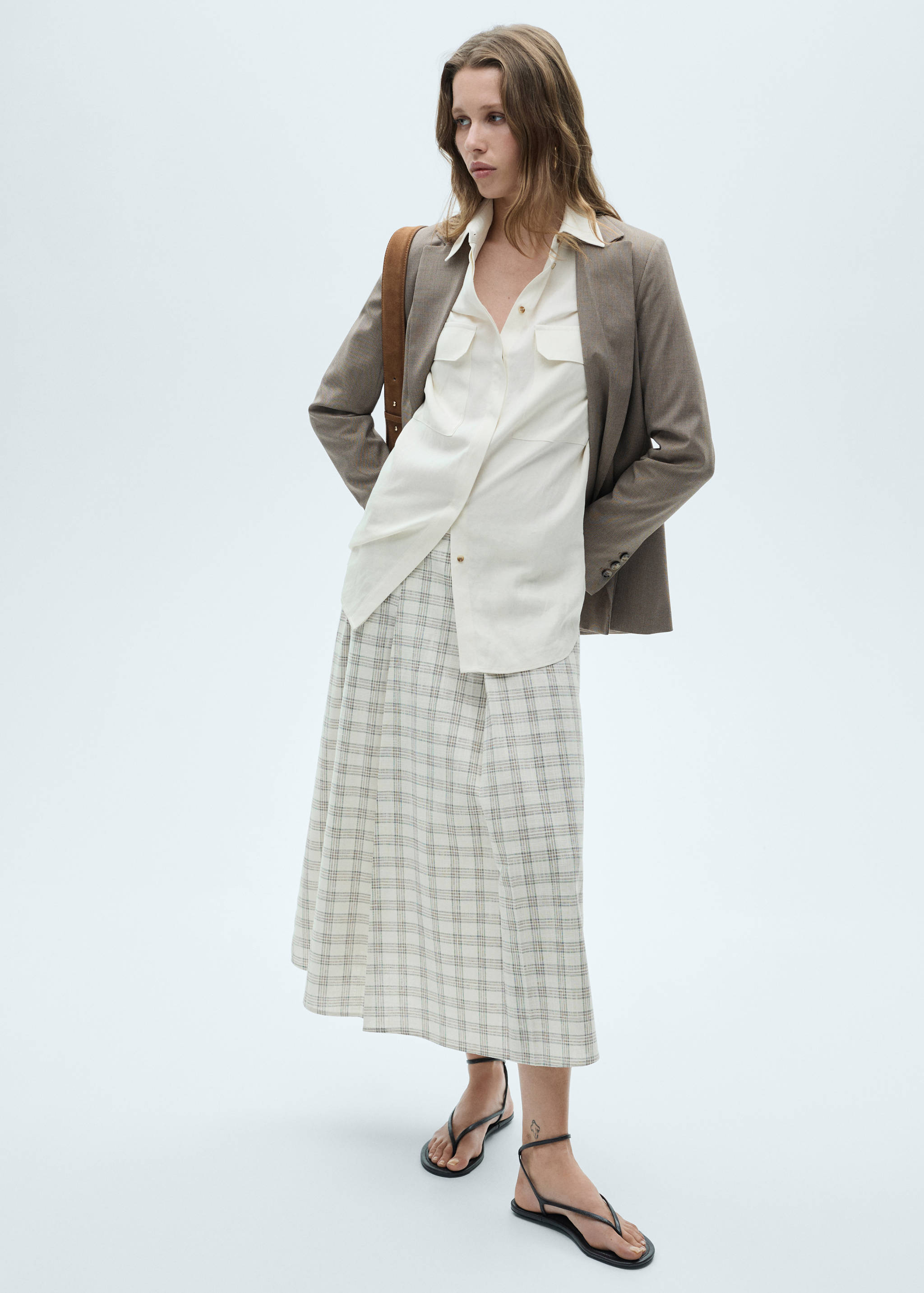 Check flared skirt - Details of the article 2