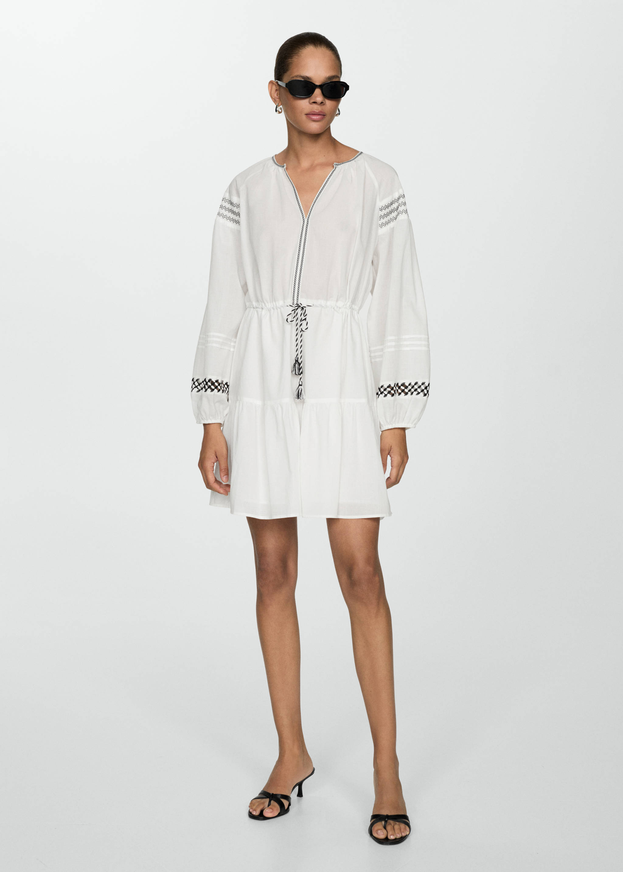 Robe coton détails brodés - Plan général