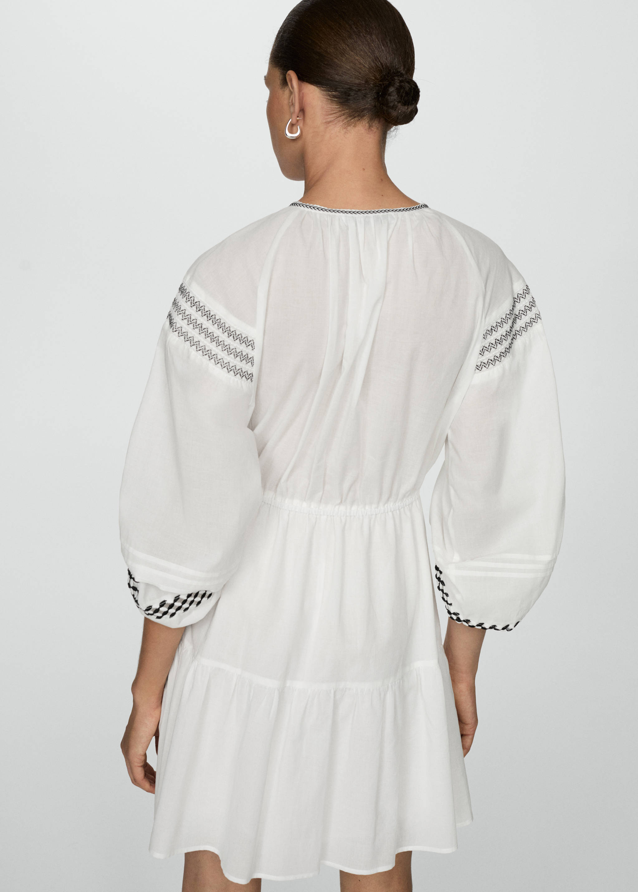Robe coton détails brodés - Verso de l’article