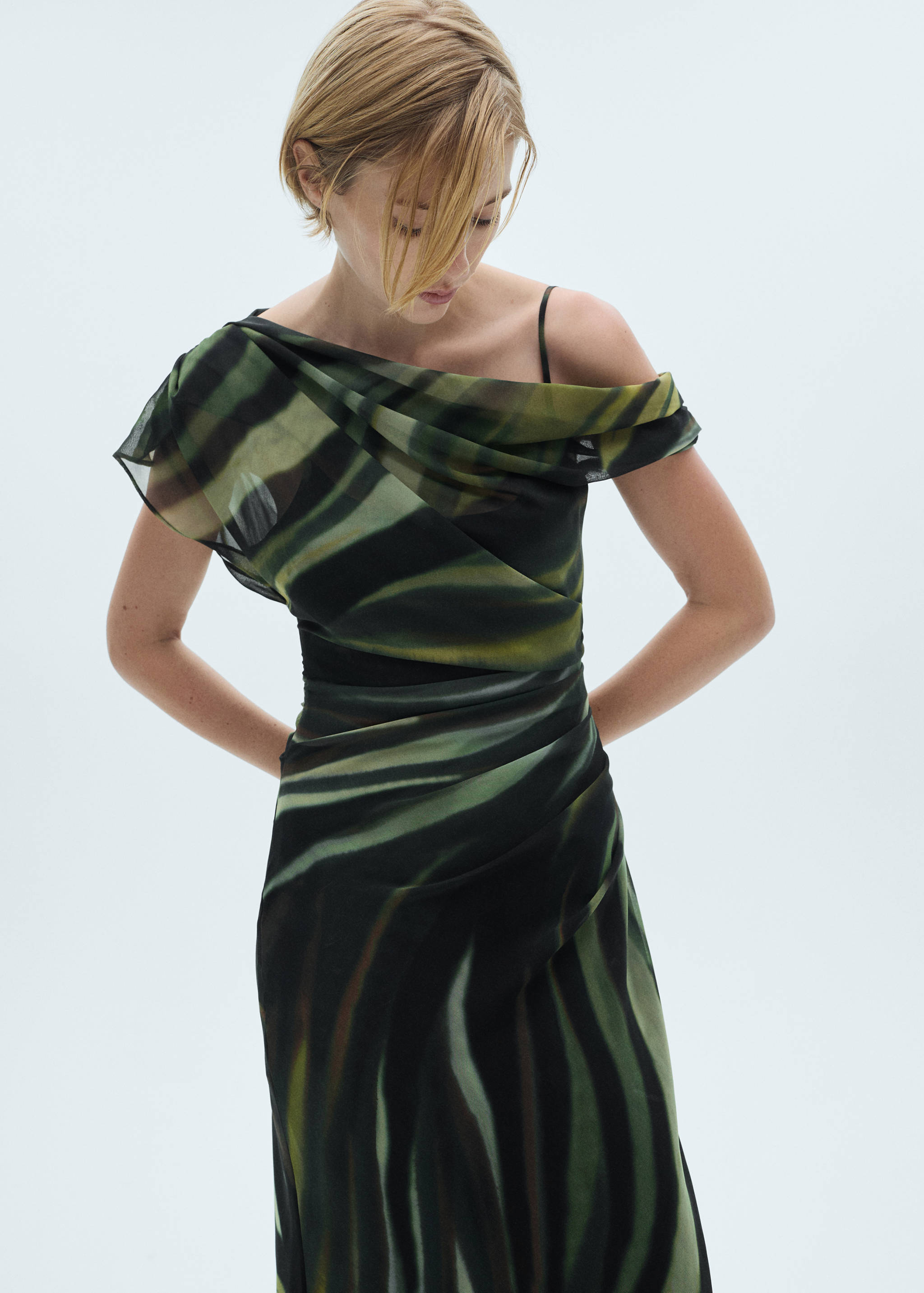 Printed dress with draped detail - Medium plane