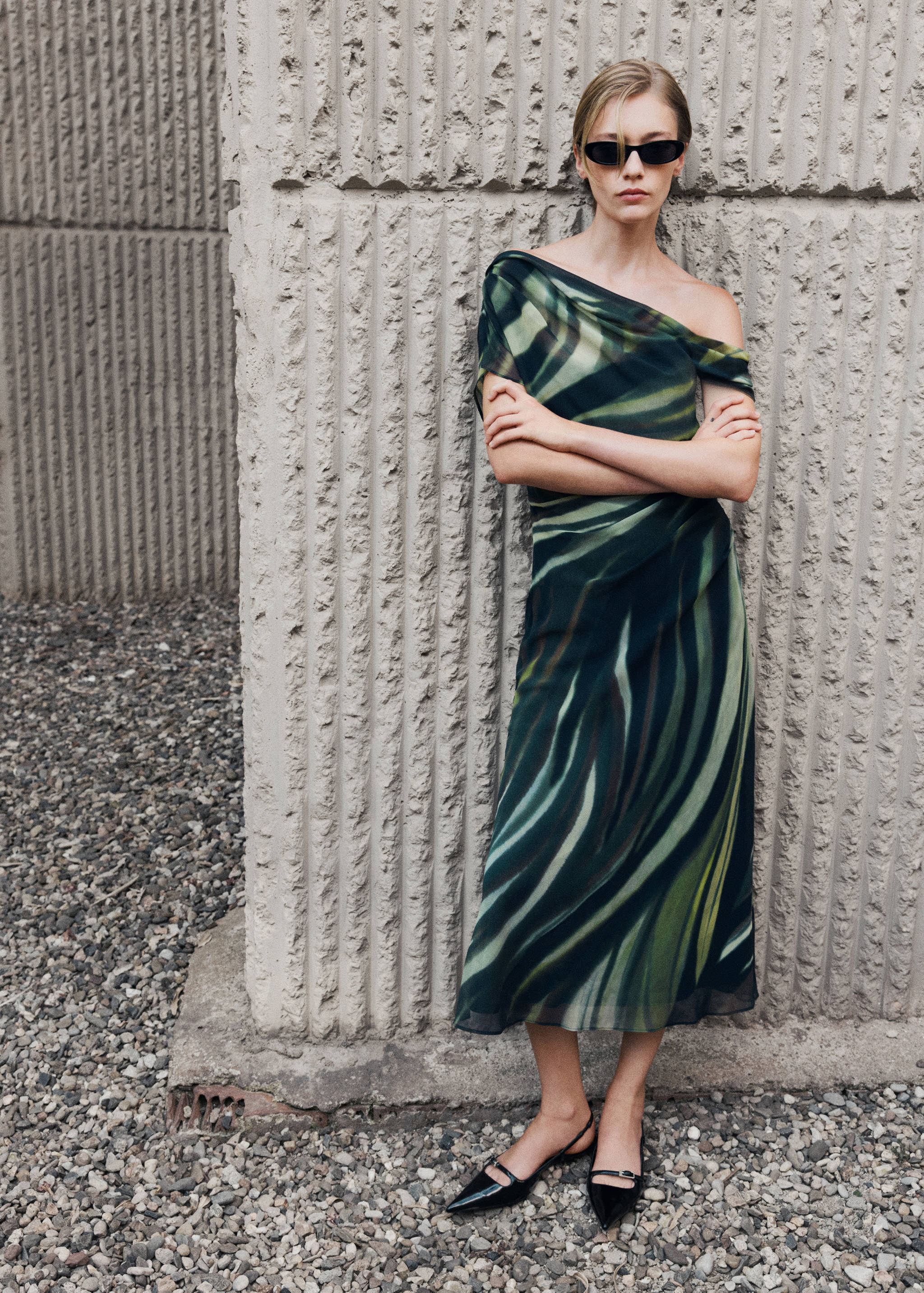 Printed dress with draped detail - Details of the article 6