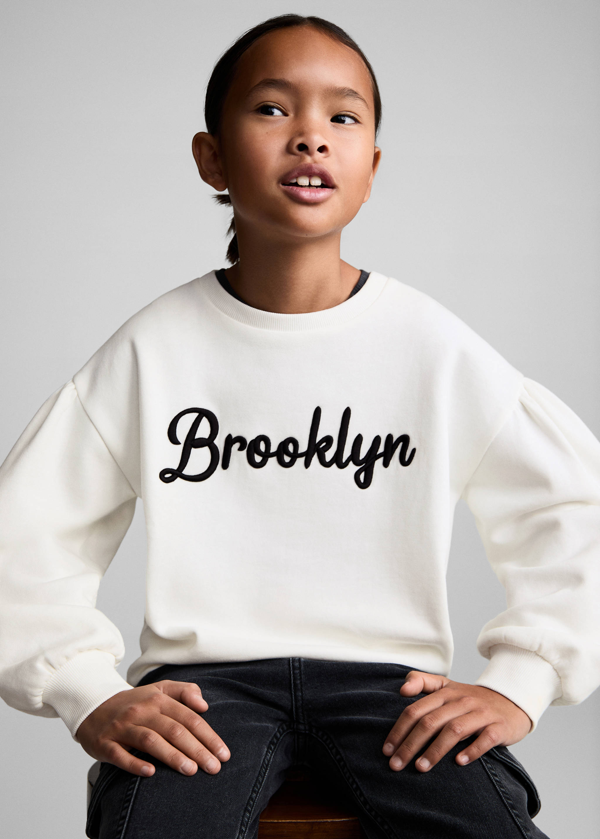 Embroidered detail cotton sweatshirt - Details of the article 2