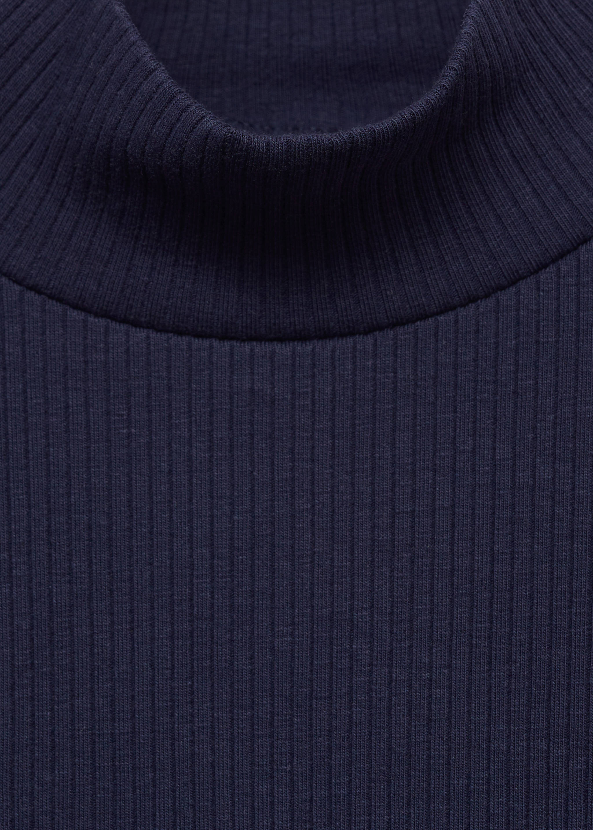 Ribbed high neck t-shirt - Details of the article 8