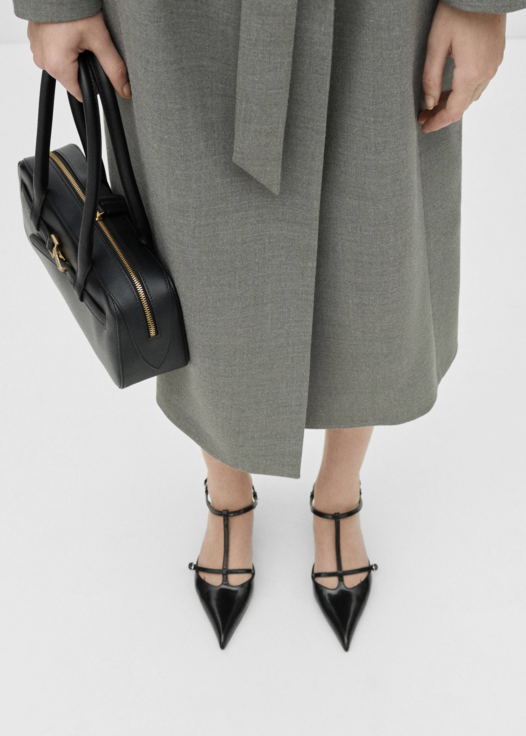 Kitten-heel leather shoes - General plane