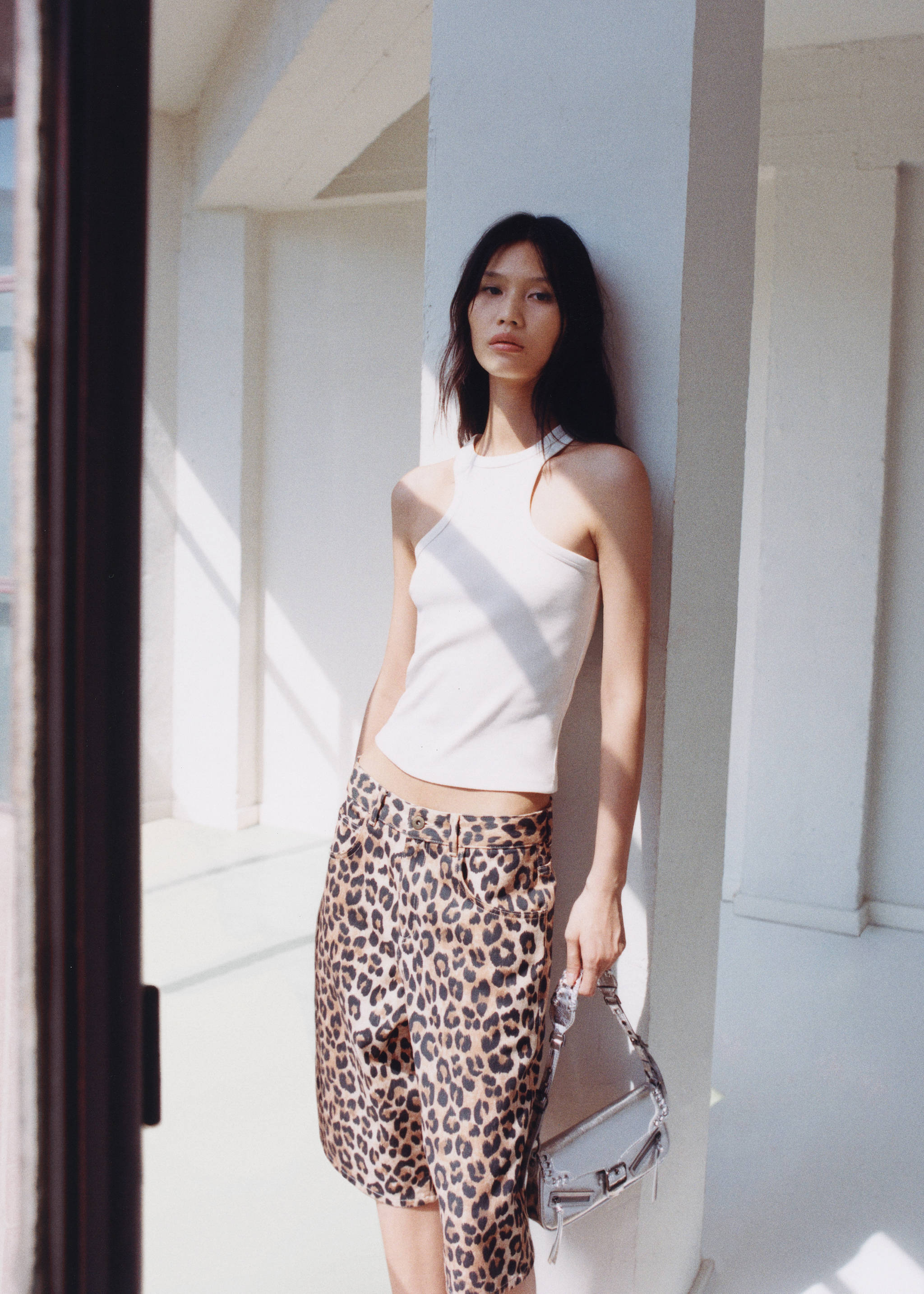 Leopard-print denim bermuda shorts - Details of the article 6