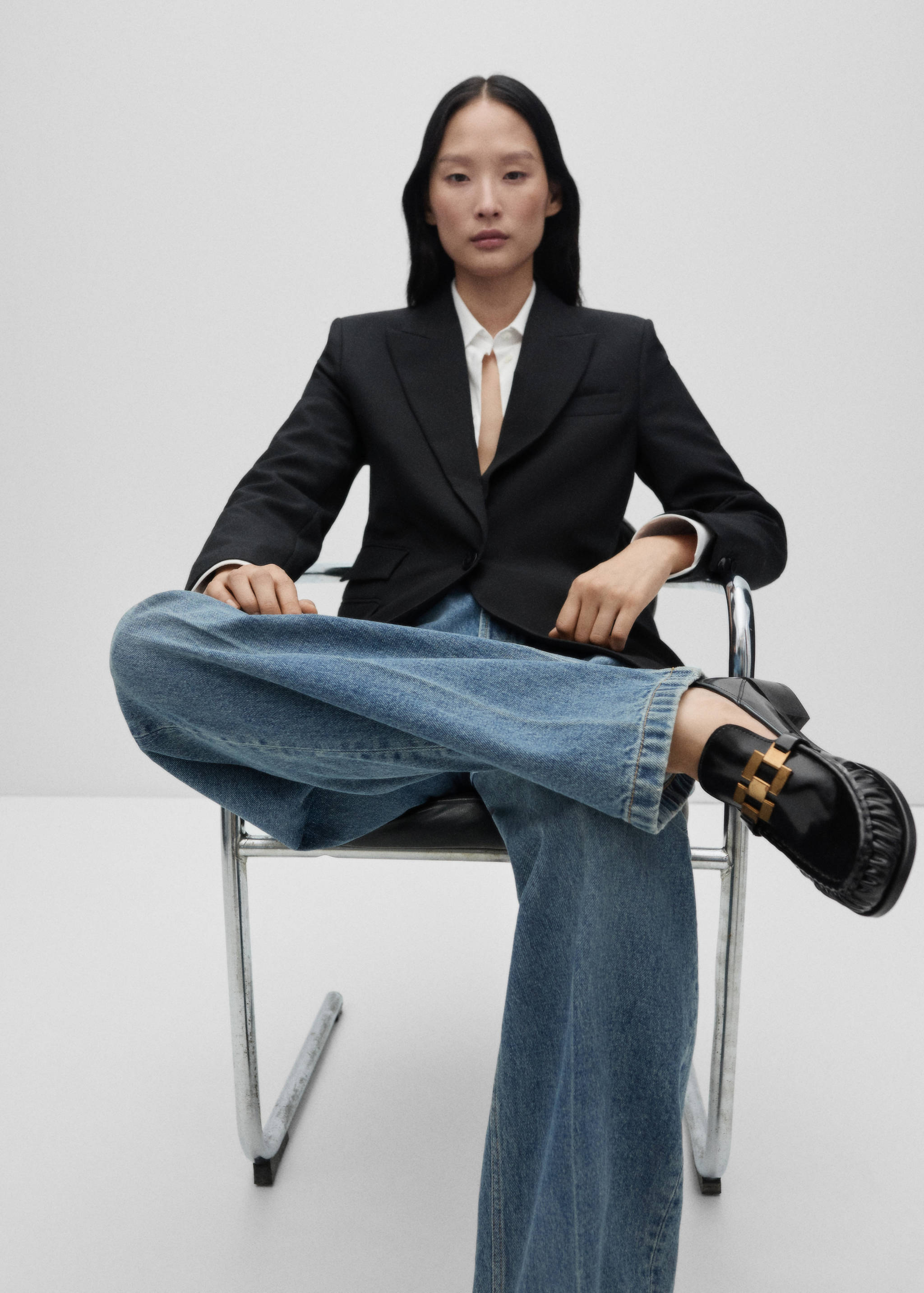 Chaussures cuir détail métallique - Plan général