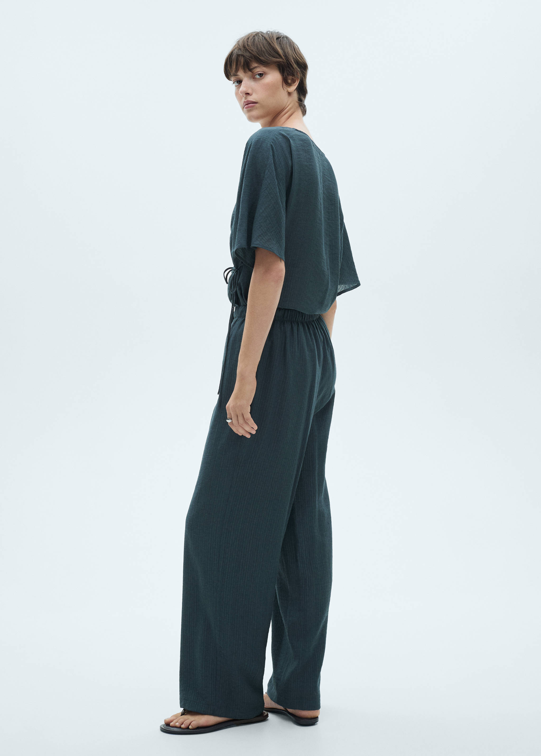 Flowy trousers with knot detail - Reverse of the article