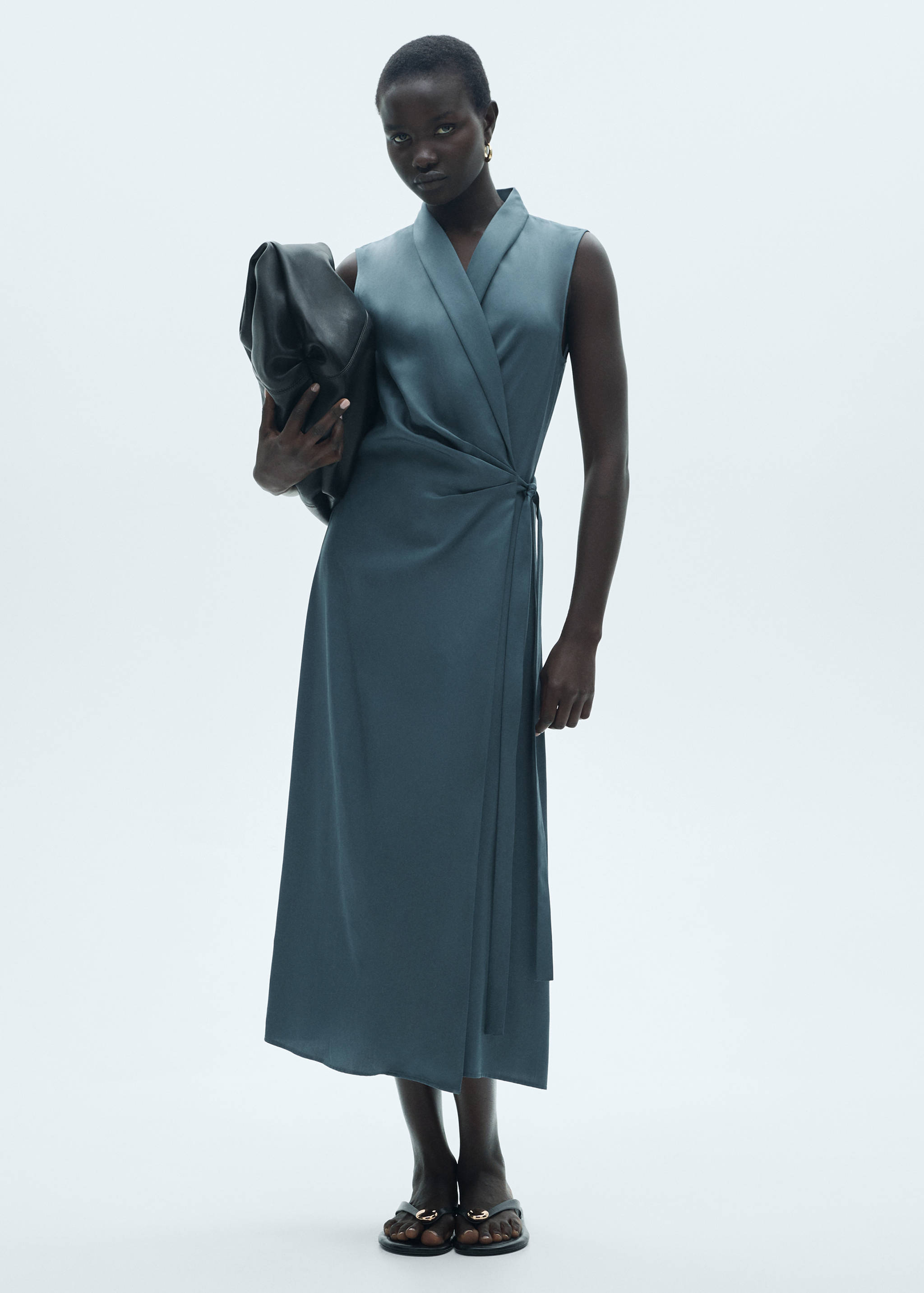 Lyocell dress with knot detail - General plane