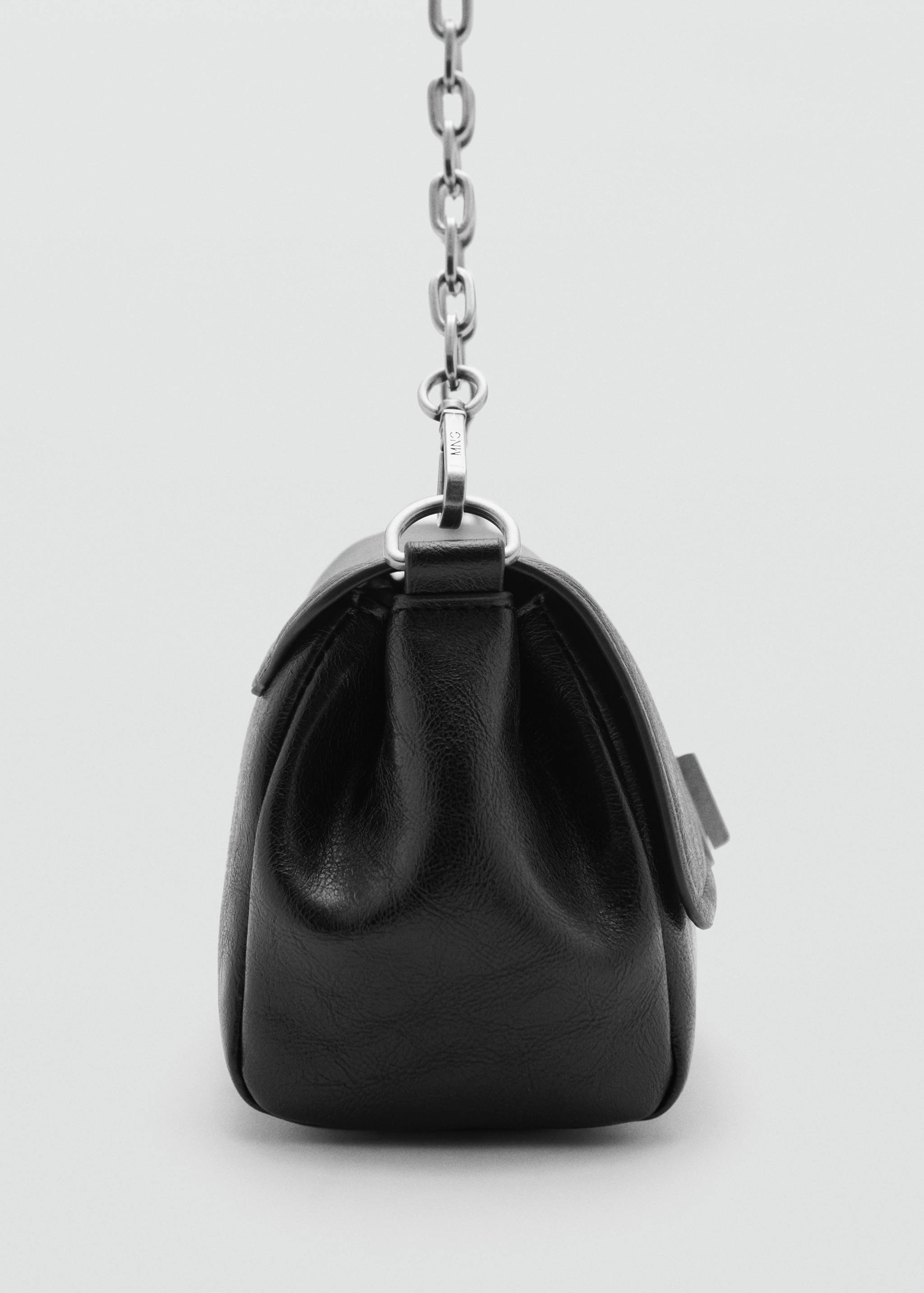 Flap bag with metal closure - Details of the article 2