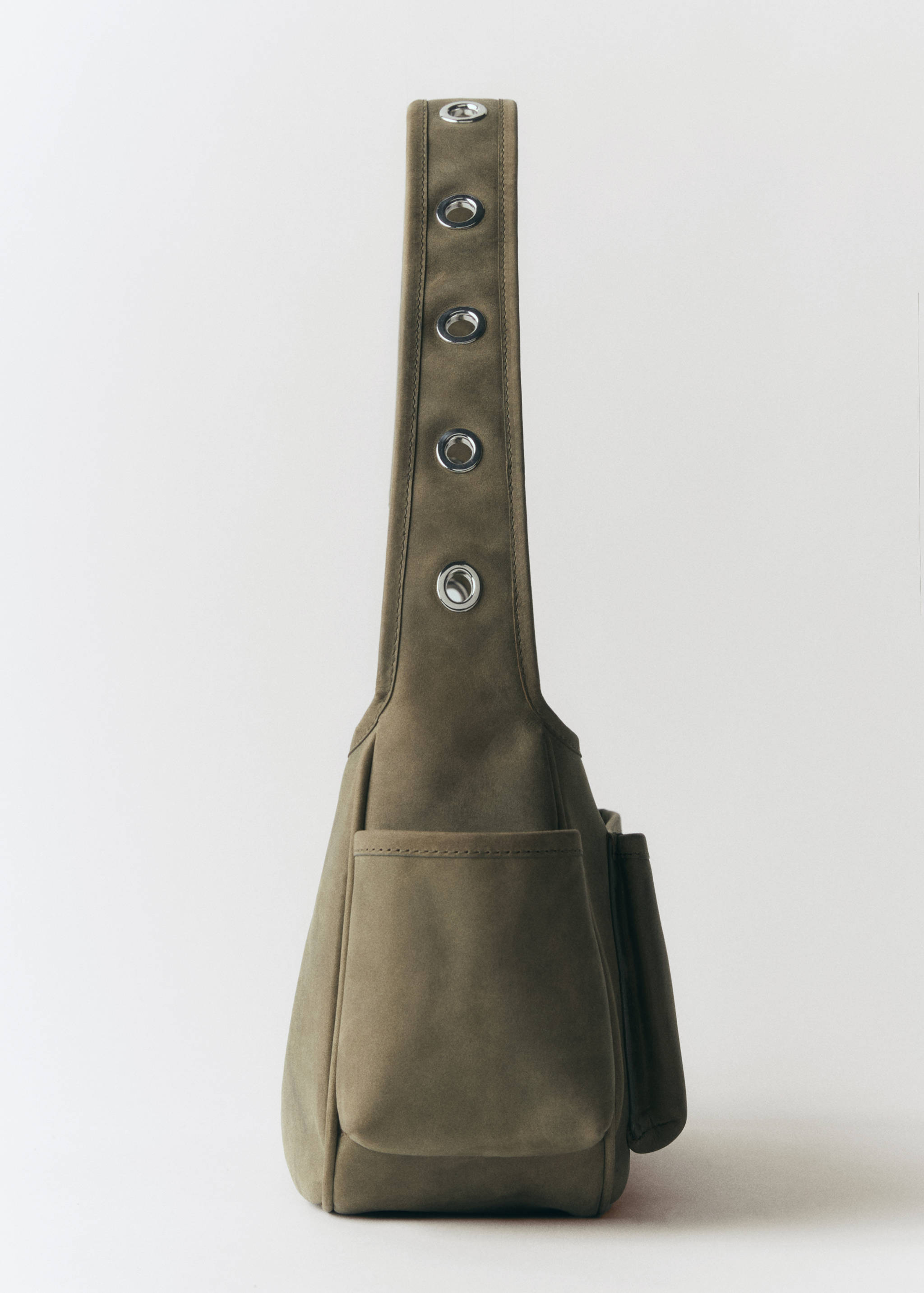 Leather bag with studs and pockets - Details of the article 1