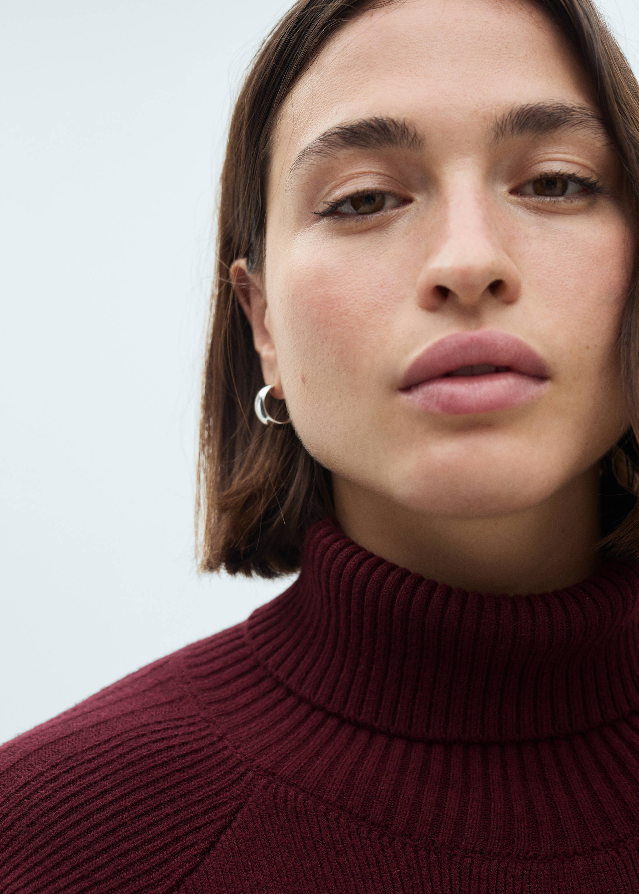 Short knitted turtleneck dress - Details of the article 4