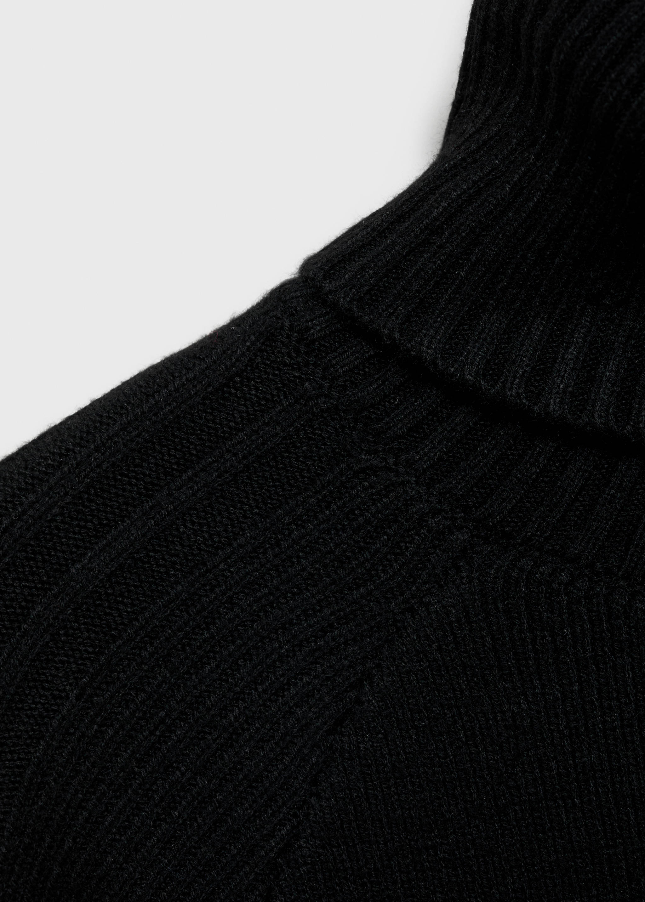 Short knitted turtleneck dress - Details of the article 8
