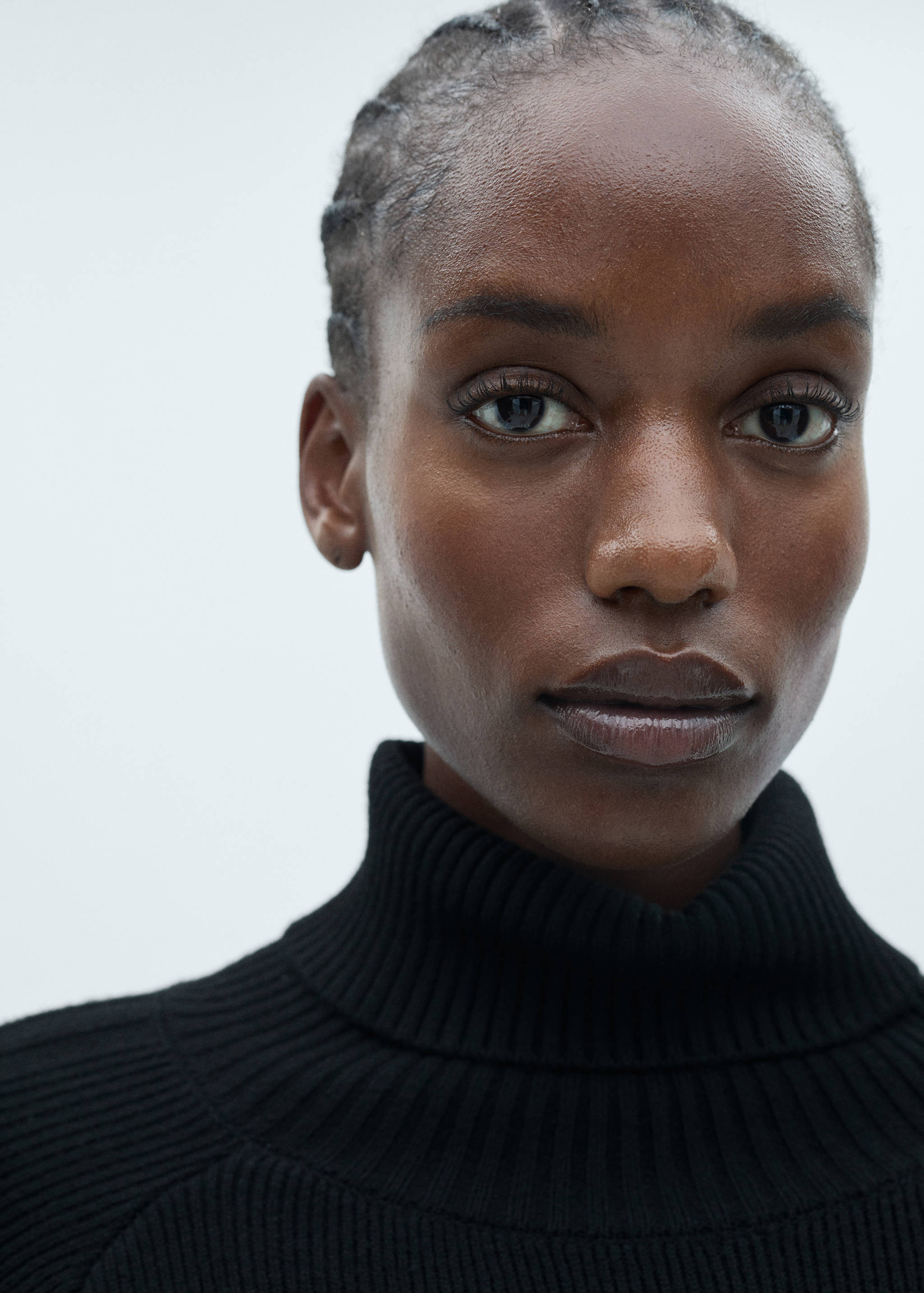 Short knitted turtleneck dress - Details of the article 4