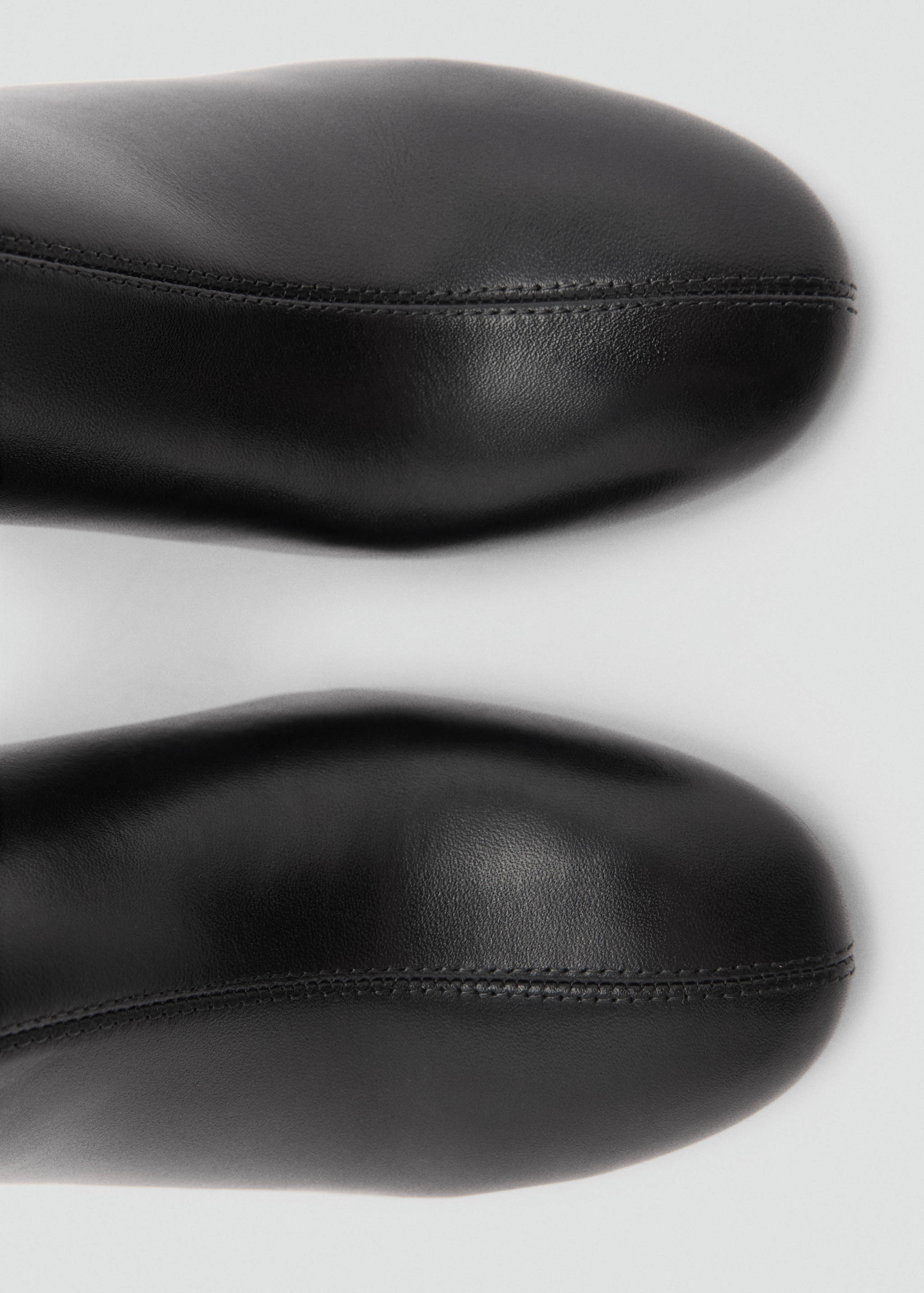 Tall leather boots - Details of the article 2