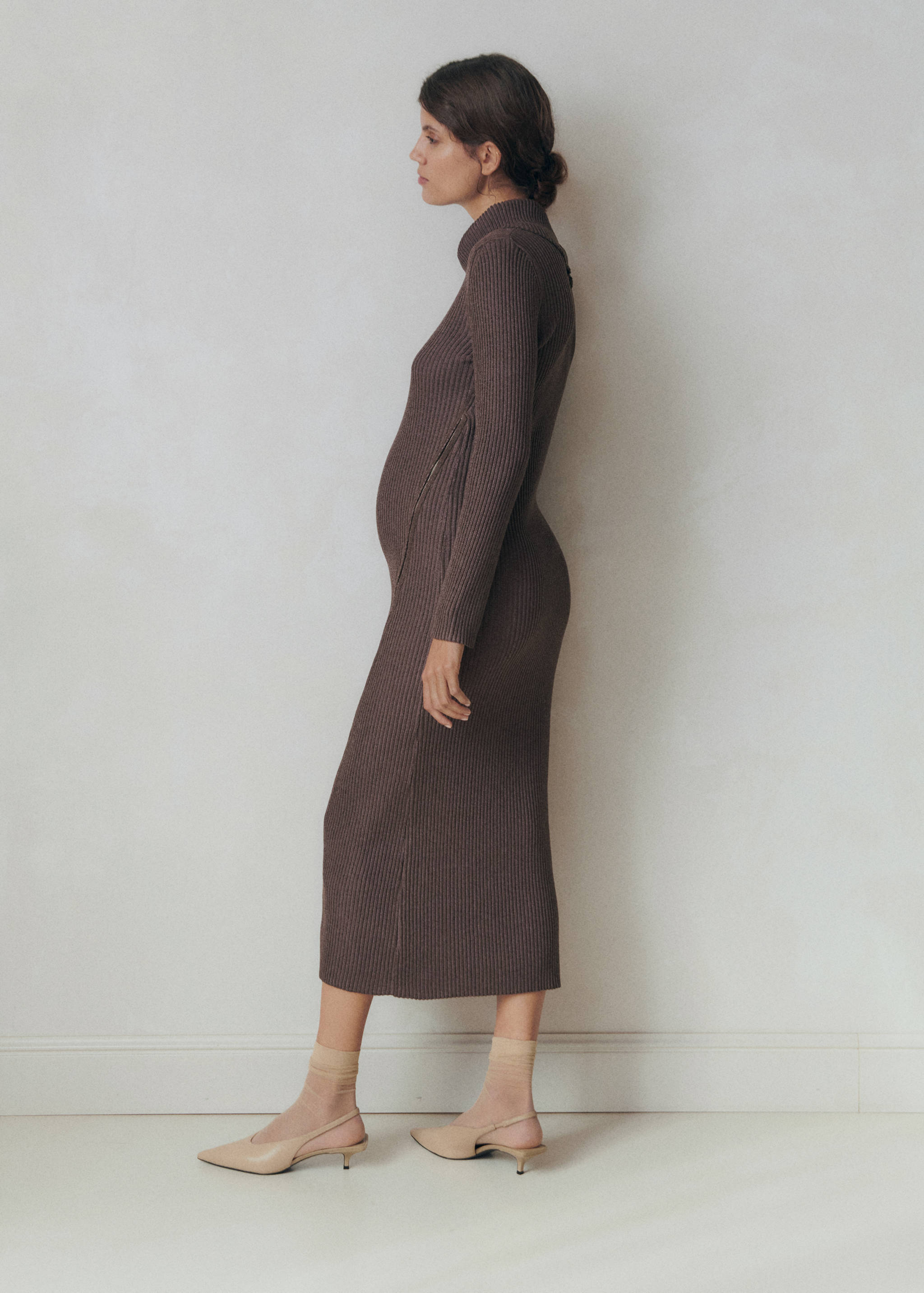 Geripptes Kleid mit Reverskragen - Allgemeine Ansicht