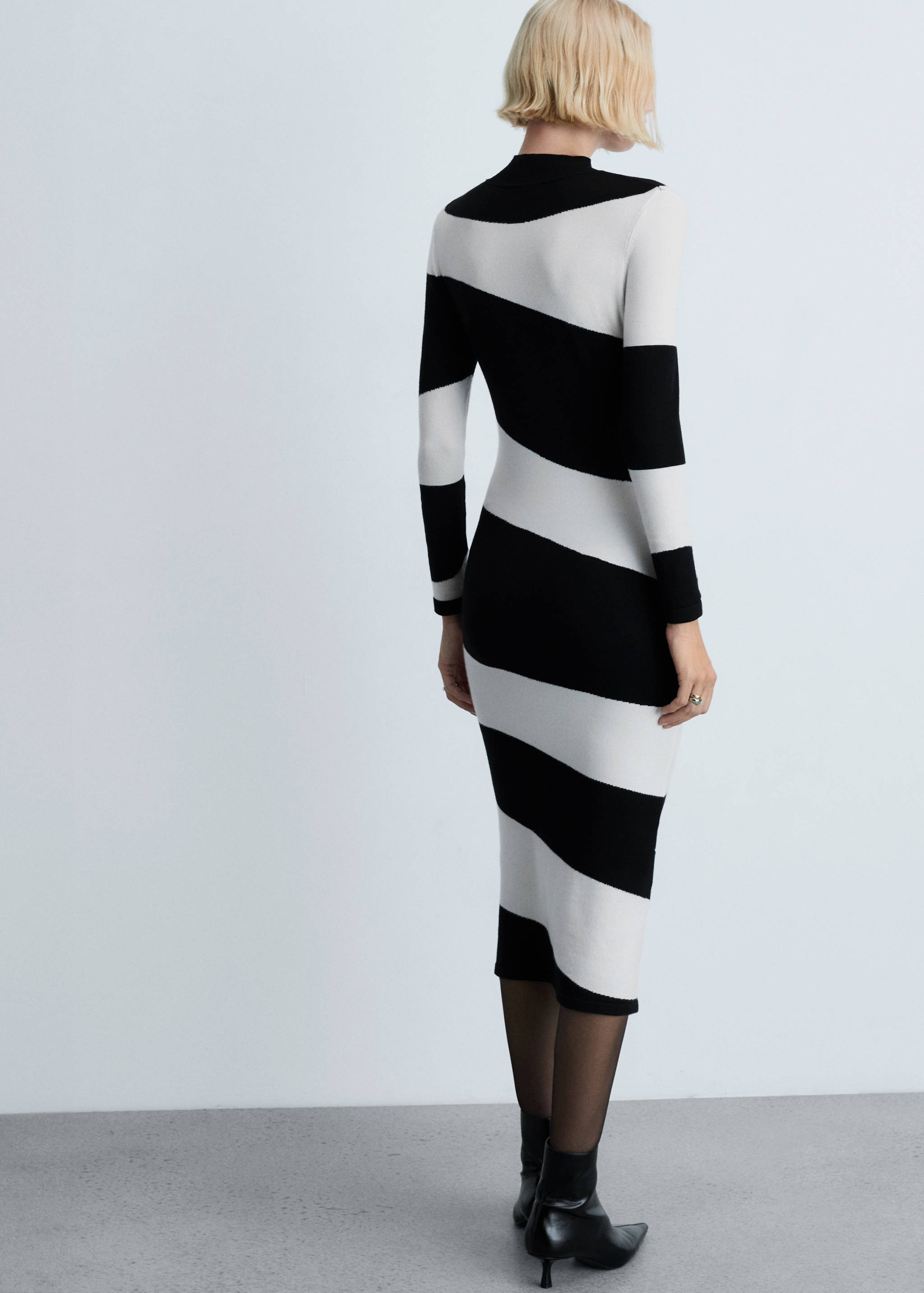 Perkins collar midi dress - Reverse of the article