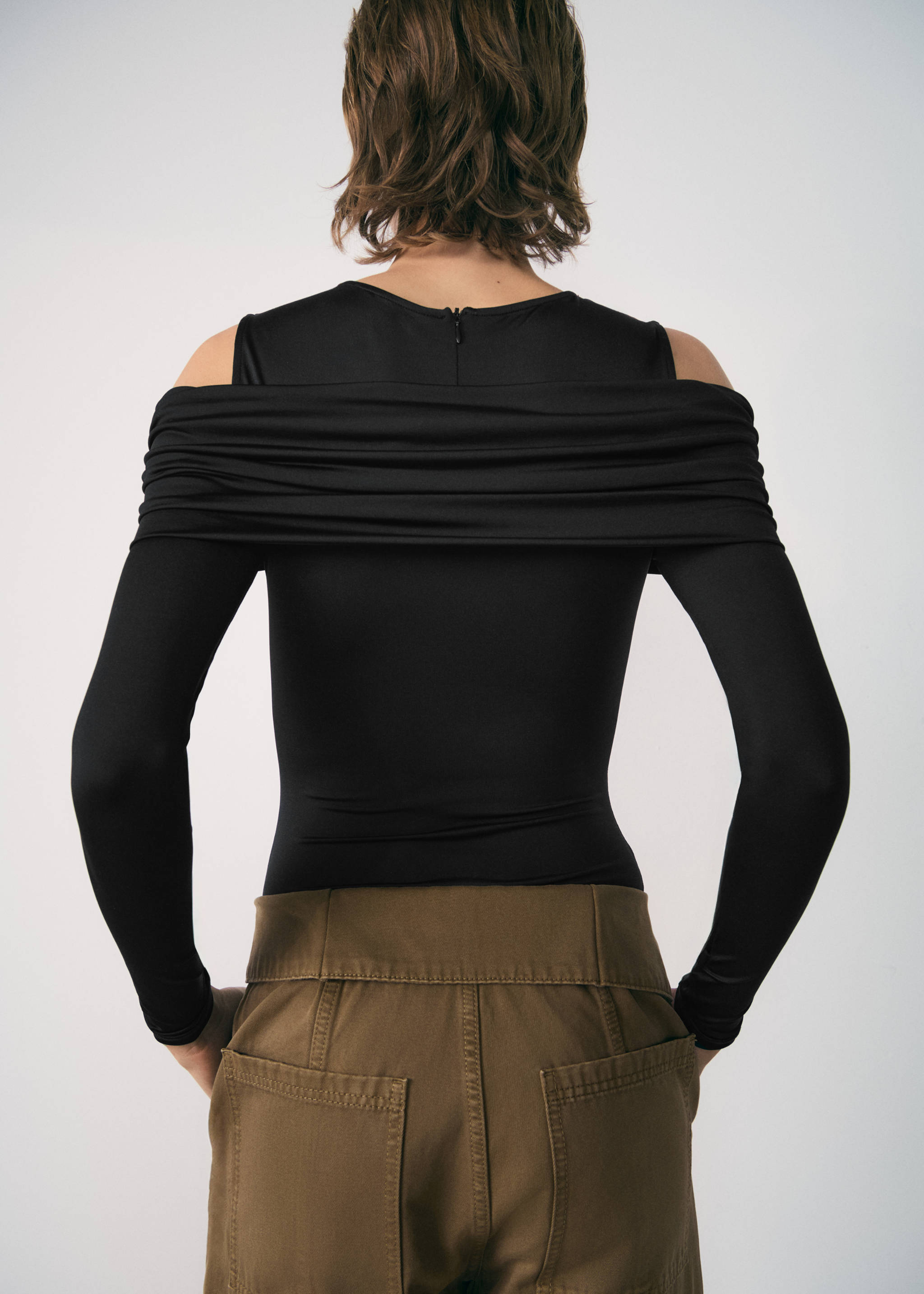 Комбинированное боди с открытыми плечами - Обратная сторона изделия