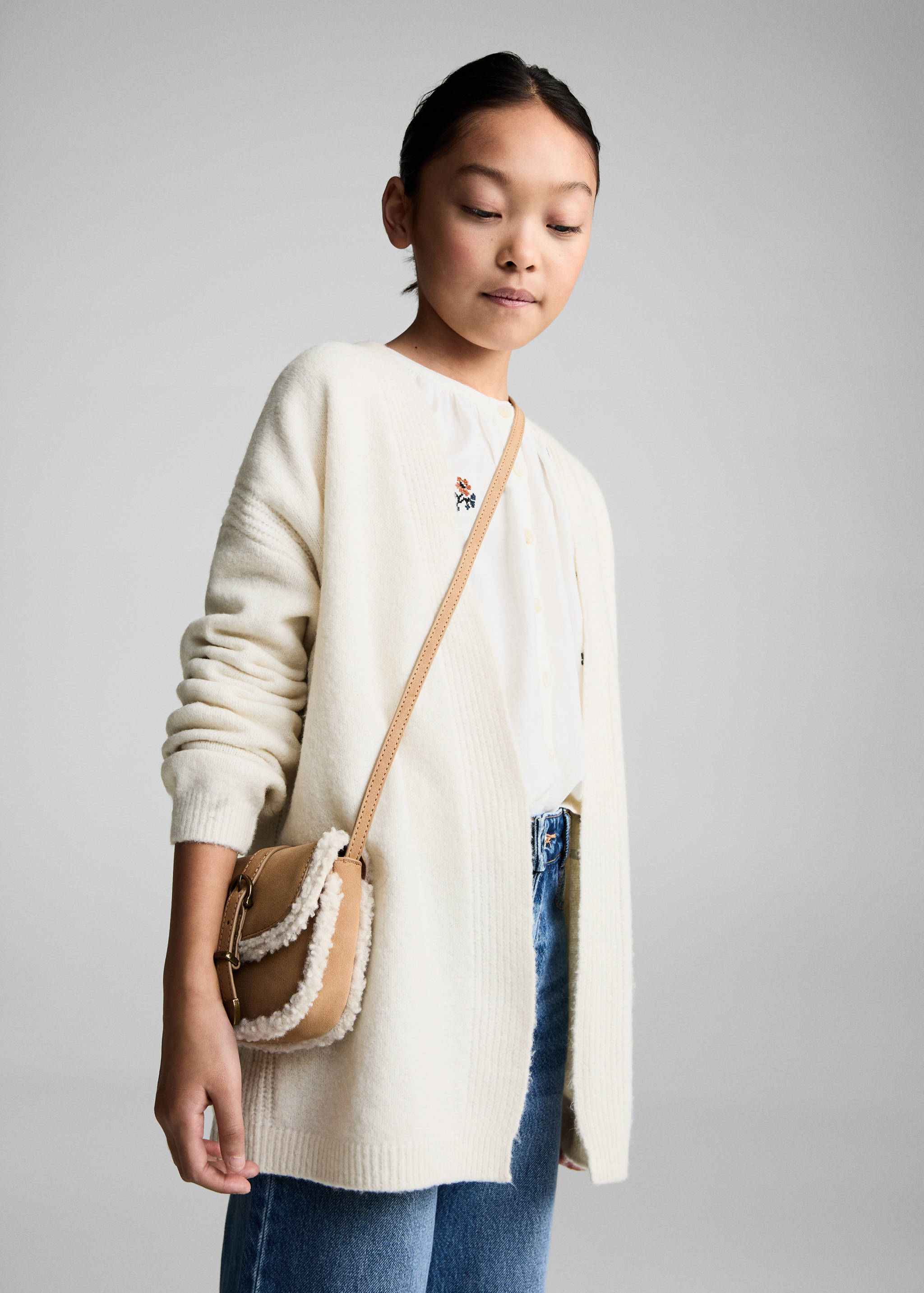 Cárdigan punto cuello pico - Plano medio