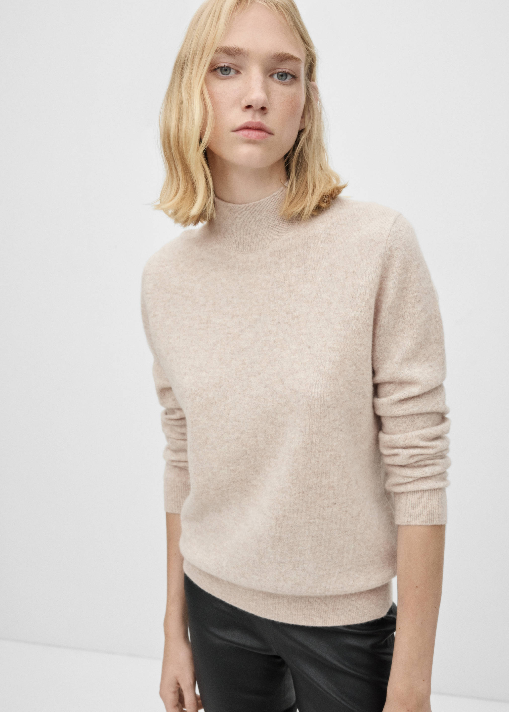 100% cashmere sweater with perkins neck - Medium plane