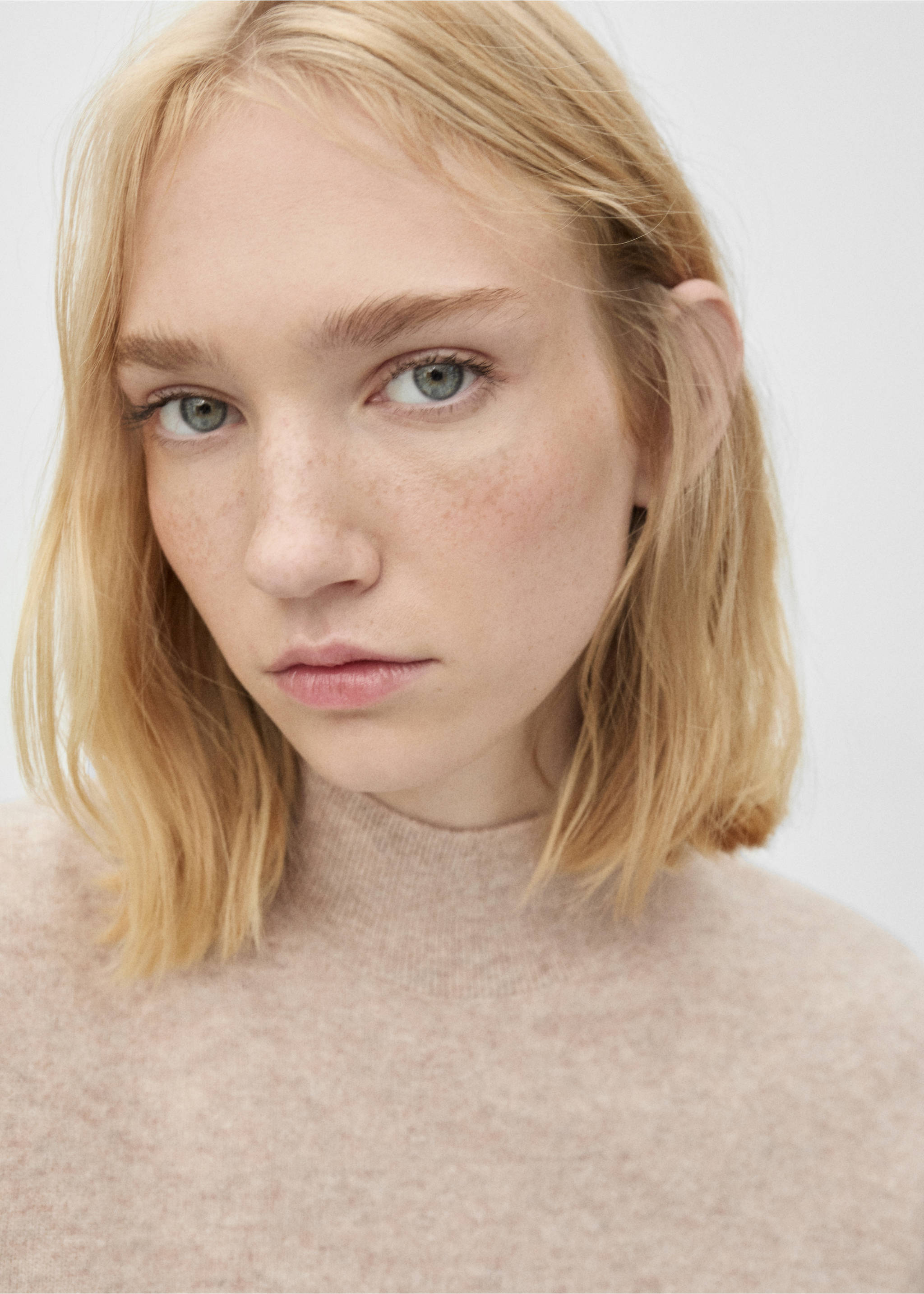 Pull-over 100 % cachemire col montant - Détail de l'article 1, Gris clair/pastel. Ref: 77078263-00.