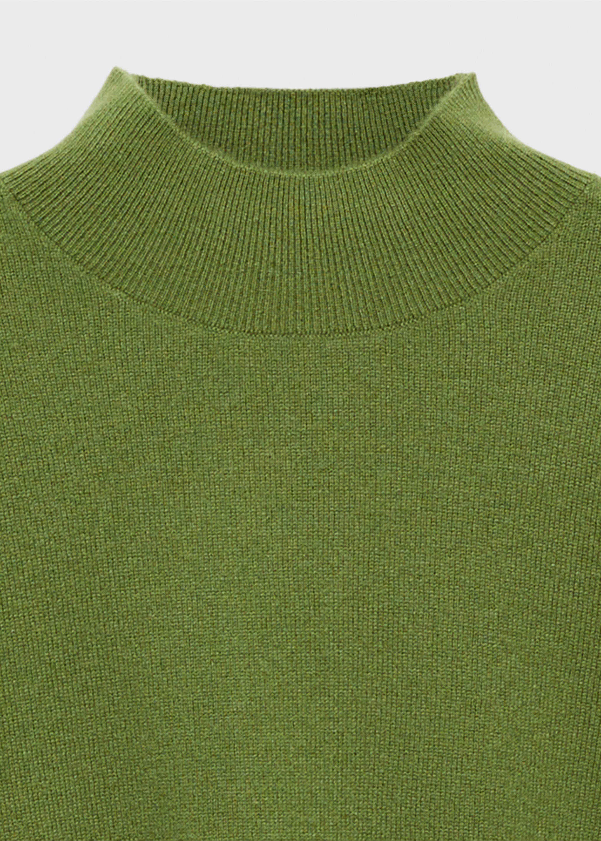 100% cashmere sweater with perkins neck - Details of the article 8, Green. Ref: 77078263-00.
