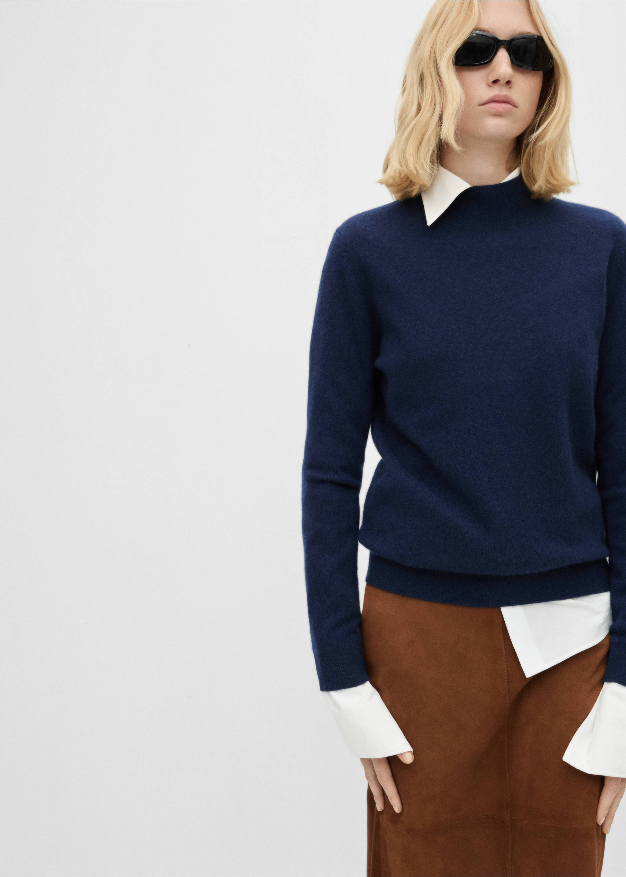 Pull-over 100 % cachemire col montant - Plan moyen, Bleu marine foncé. Ref: 77078263-00.
