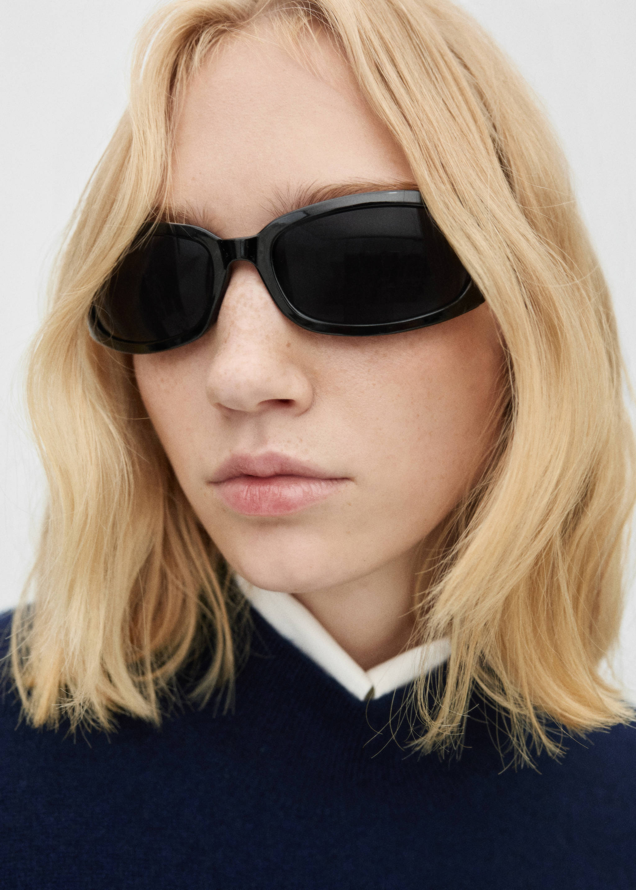 100% cashmere sweater with perkins neck - Details of the article 1