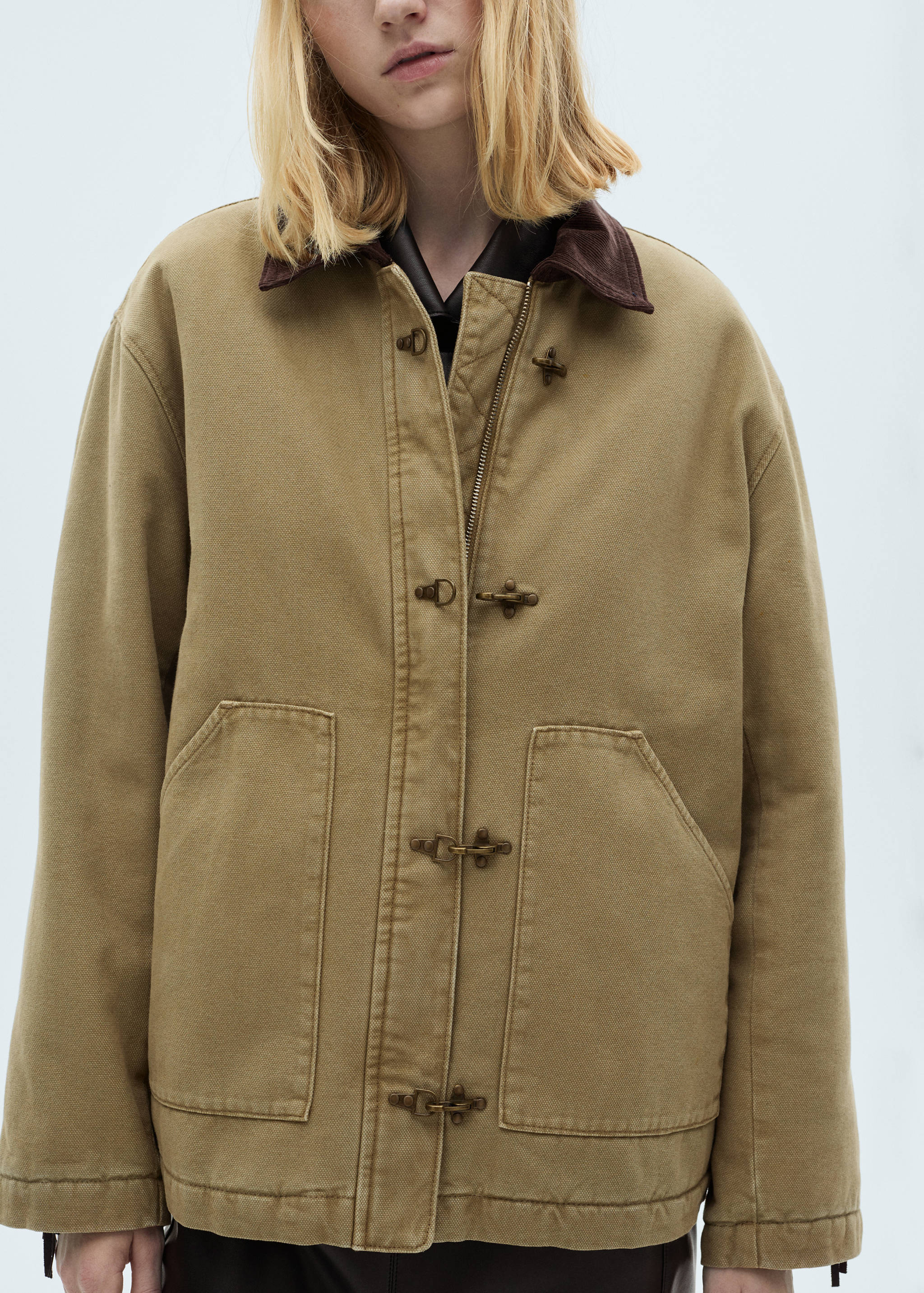 Parka with contrasting collar and pockets - Details of the article 6