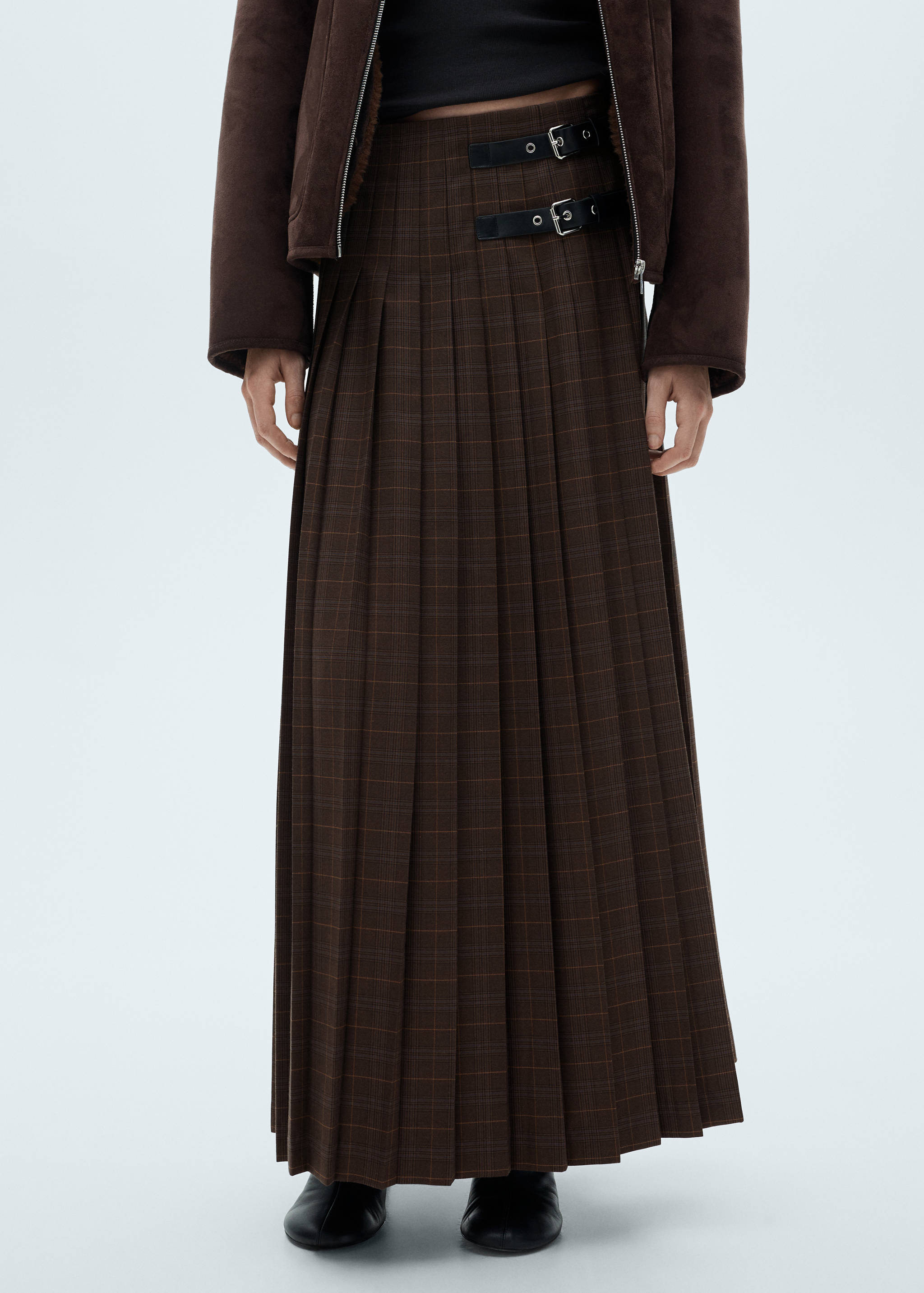 تنورة كاروهات مطوية - رؤية وسط