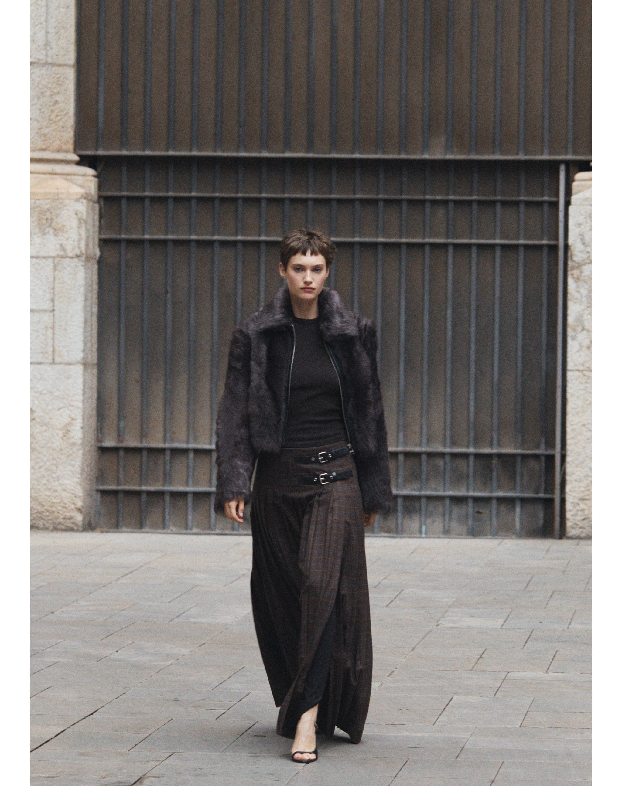 تنورة كاروهات مطوية - تفاصيل المنتج 6