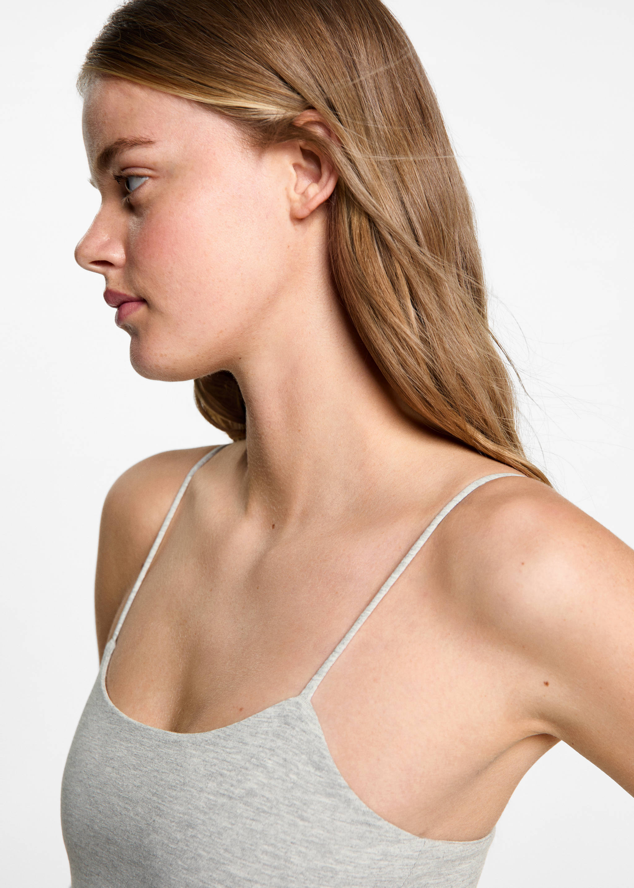 Sporty crop top - Details of the article 1