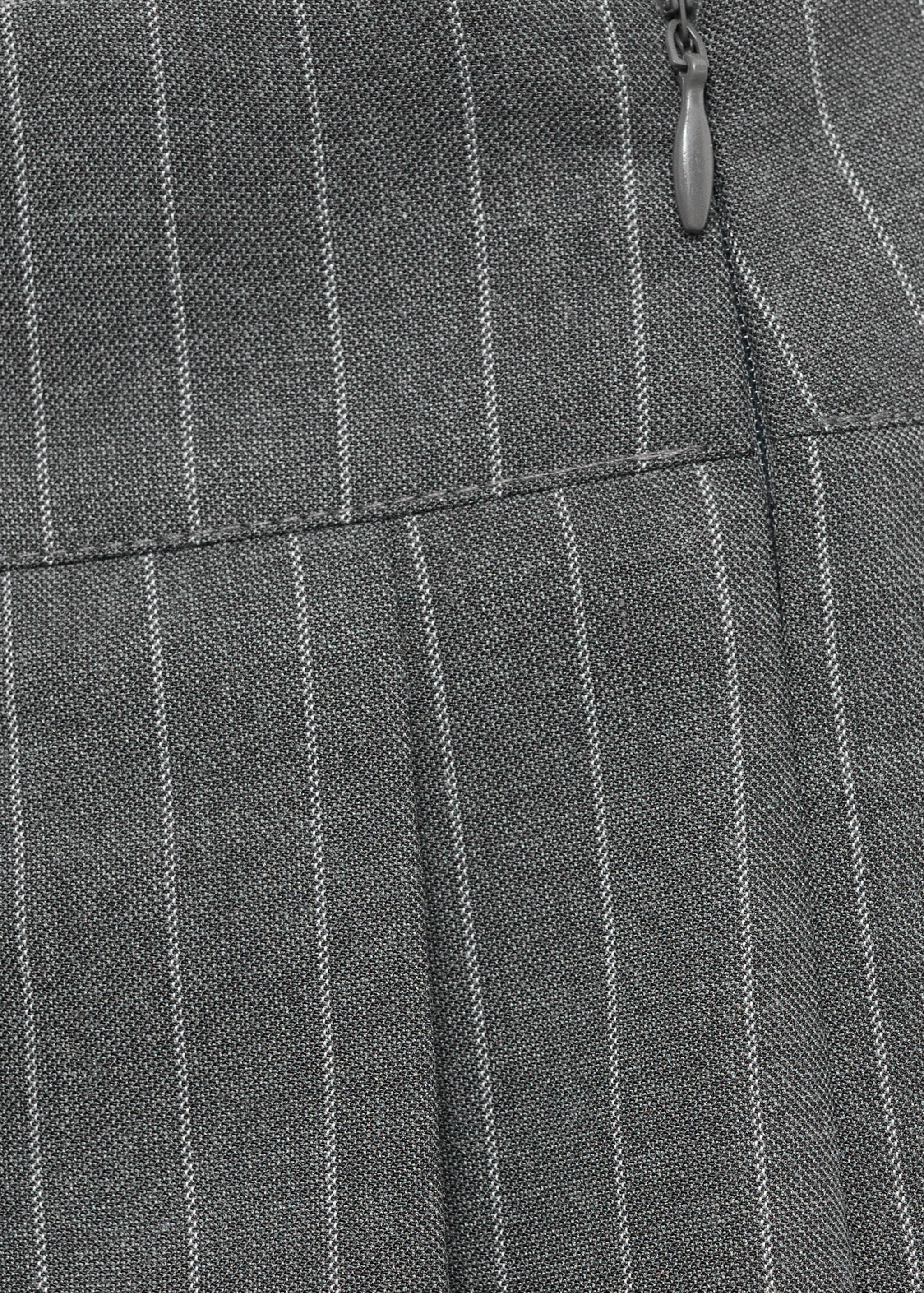 تنورة قصيرة مع طيات مخططة - تفاصيل المنتج 0