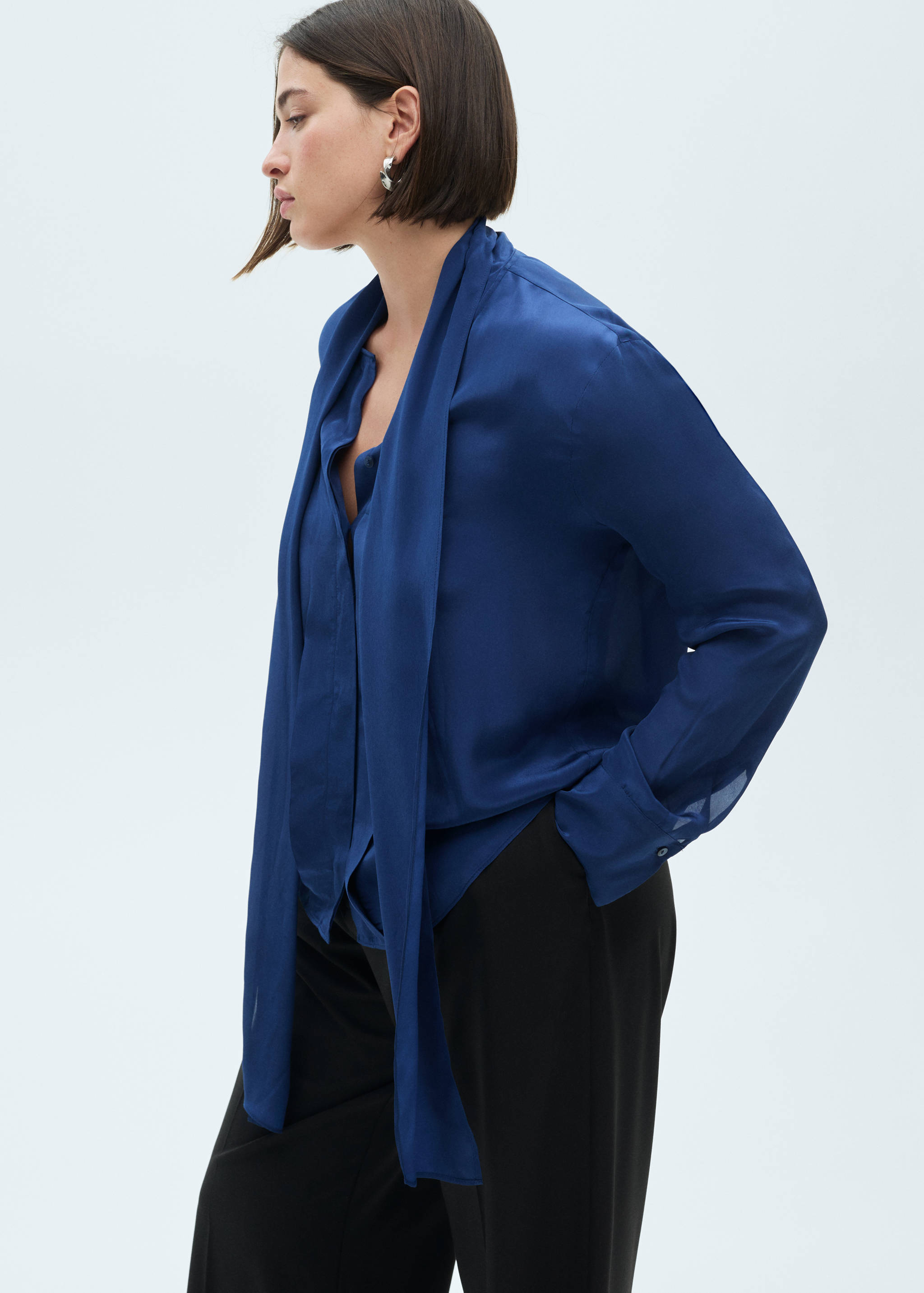 Satin shirt with bow - Details of the article 5