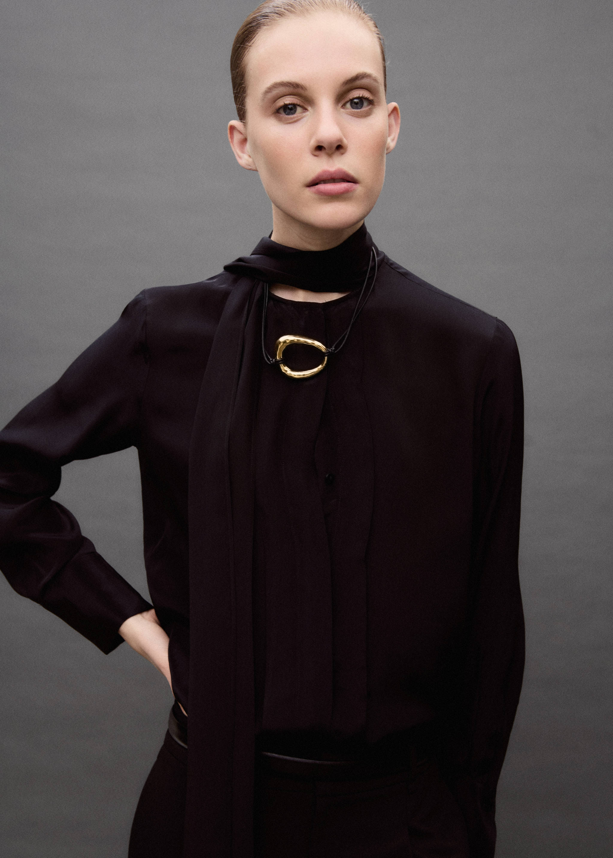 Satin shirt with bow - Details of the article 7